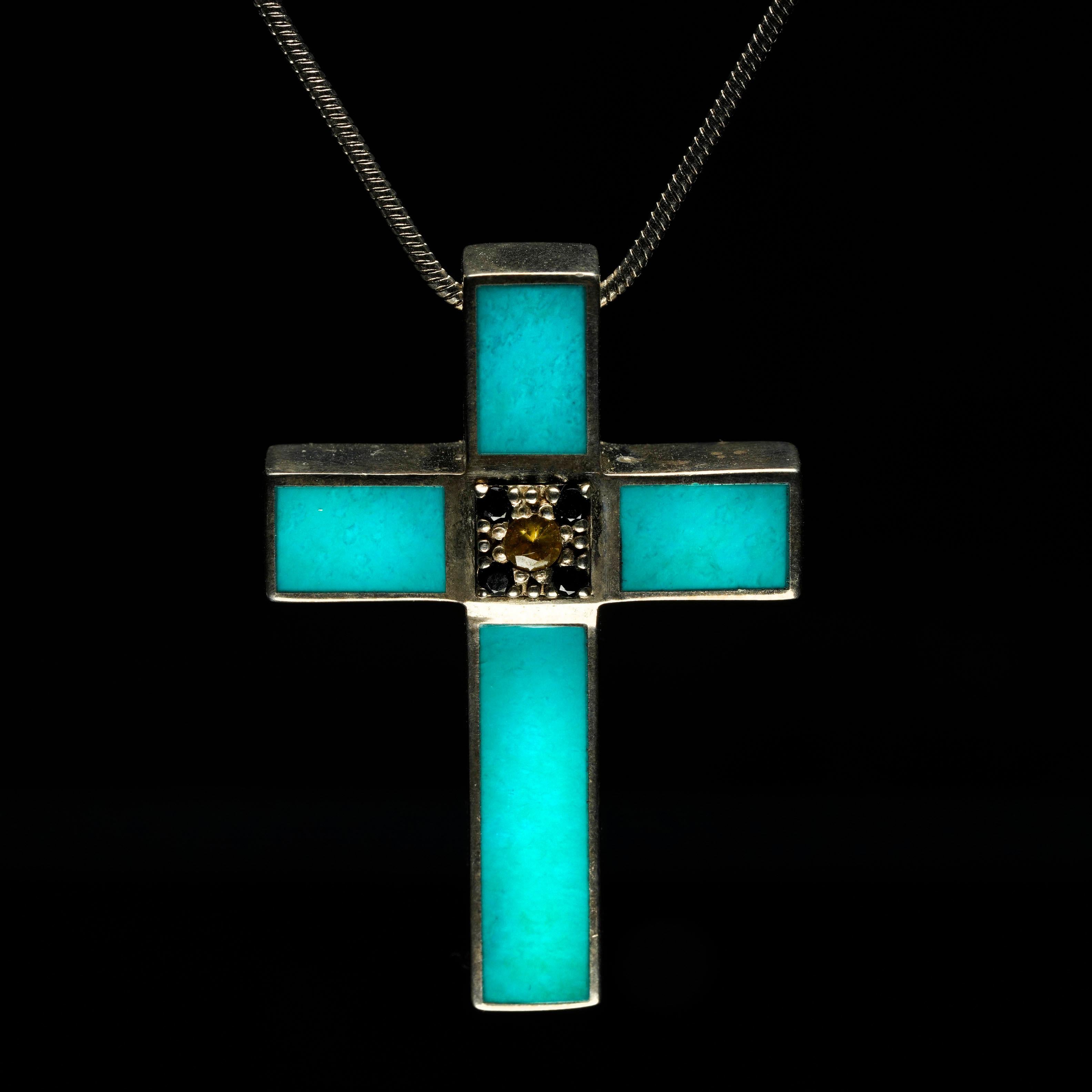 Cabochon Croce in turchese e argento sterling con zaffiri gialli e blu in vendita