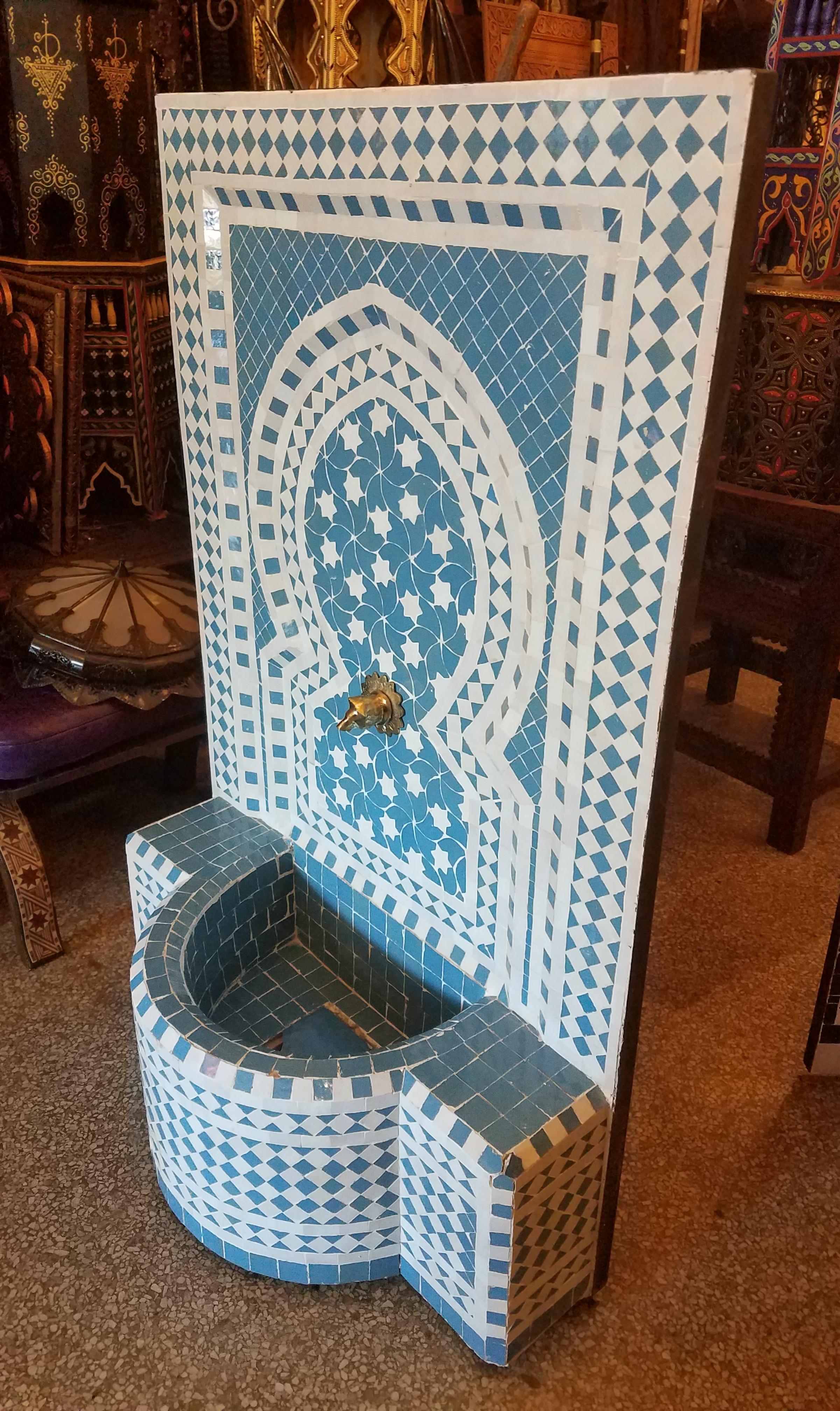 Turquoise and White Moroccan Mosaic Tile Fountain In New Condition For Sale In Orlando, FL