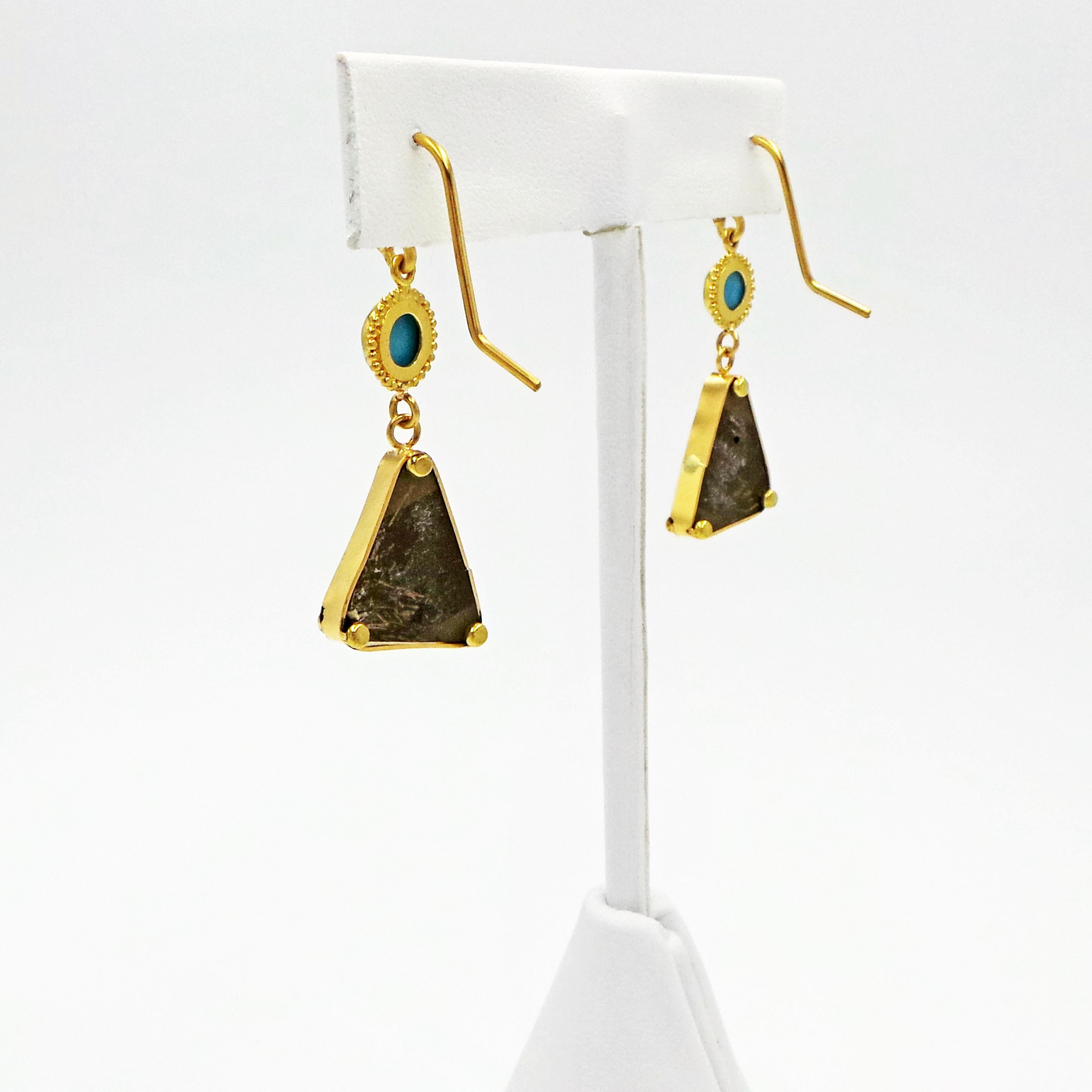 Turquoise and 22k Yellow Gold Dangle Earrings In New Condition In Naples, FL