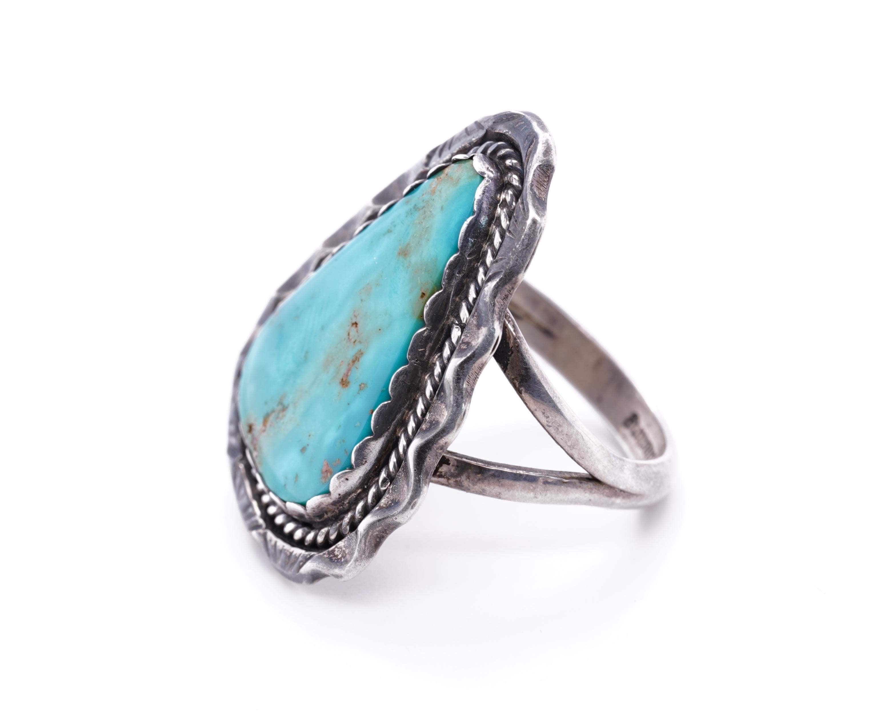 Turquoise Arrowhead Shaped Smooth Cabochon Textured Statement Sterling Ring In Excellent Condition In Bozeman, MT