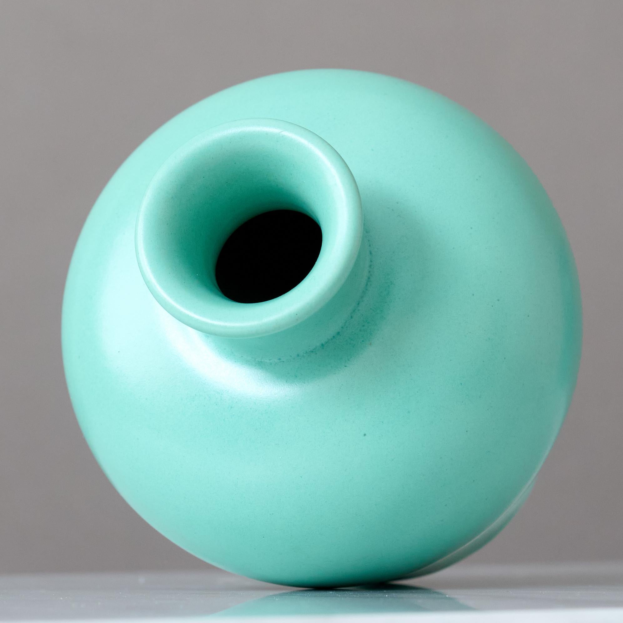 Swedish Turquoise Art Deco Ceramic Vase by Ewald Dahlskog, Bo Fajans, Sweden, 1930s. For Sale