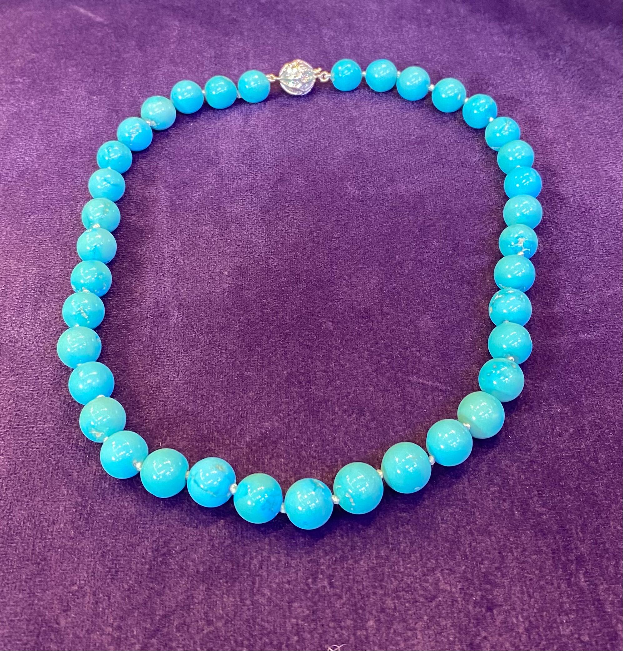 Turquoise Bead Necklace For Sale 1