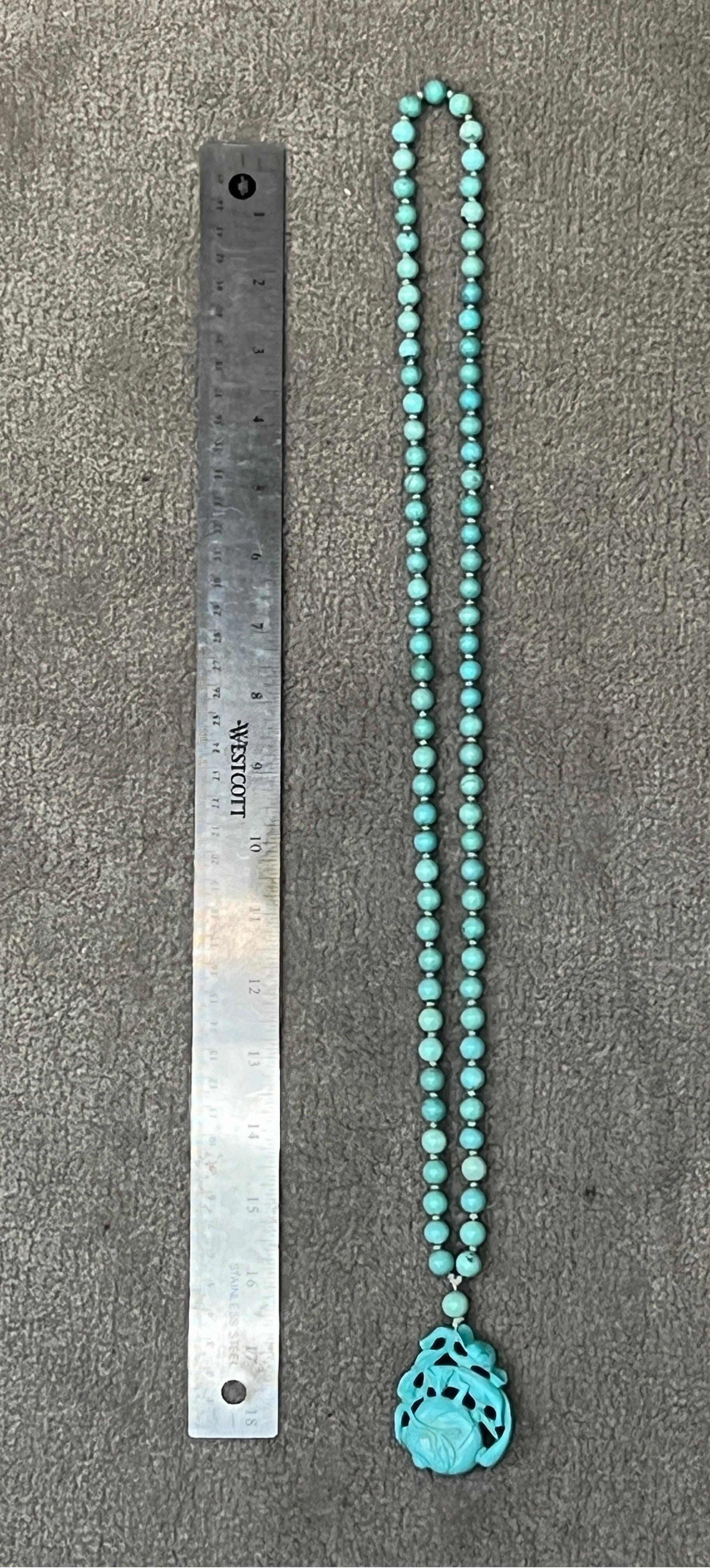 Collana con ciondolo in perline turchesi In condizioni ottime in vendita a New York, NY