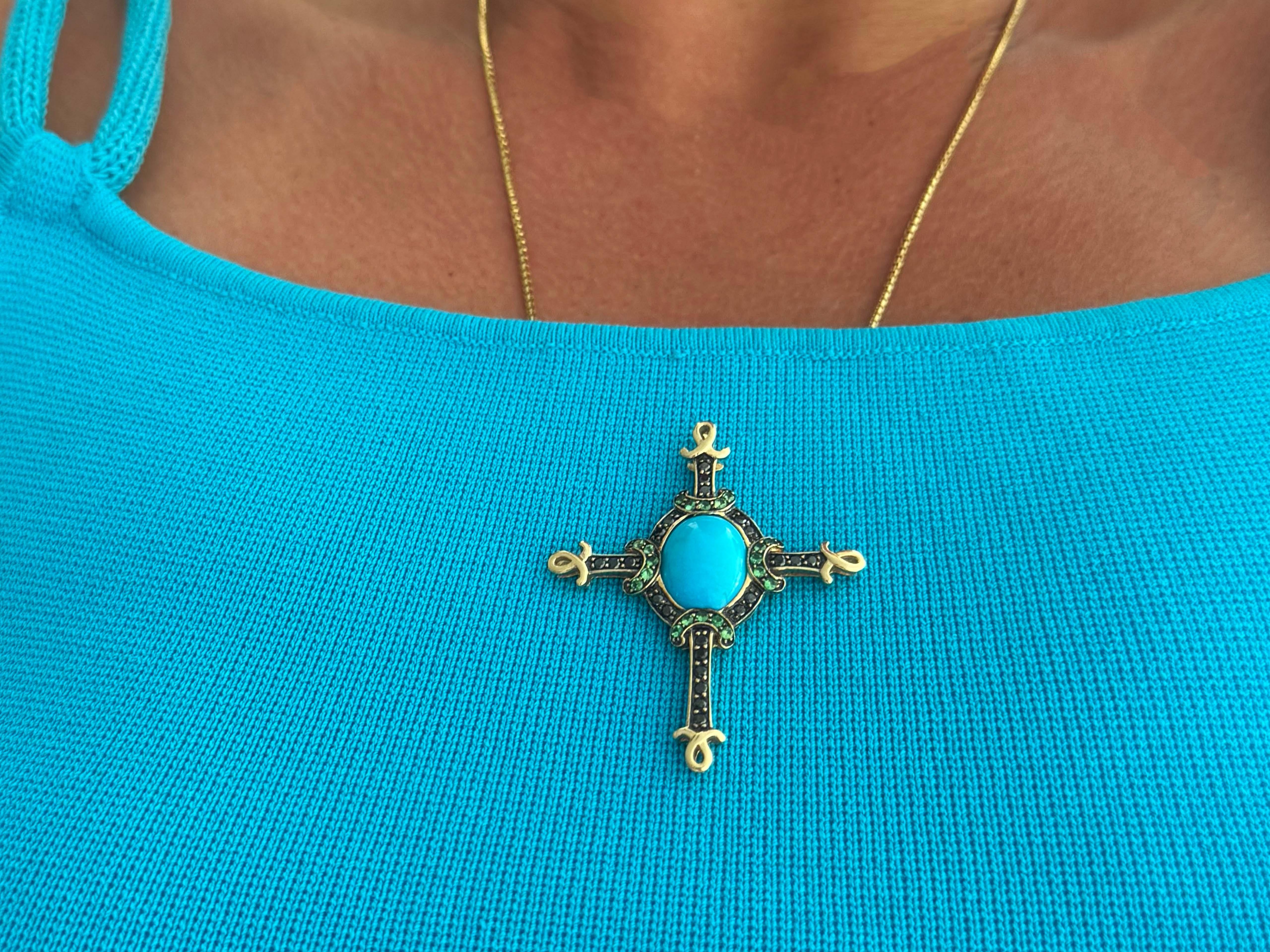 Turquoise Diamant noir Tsavorite Grenat vert Pendentif croix or jaune 14k en vente 2