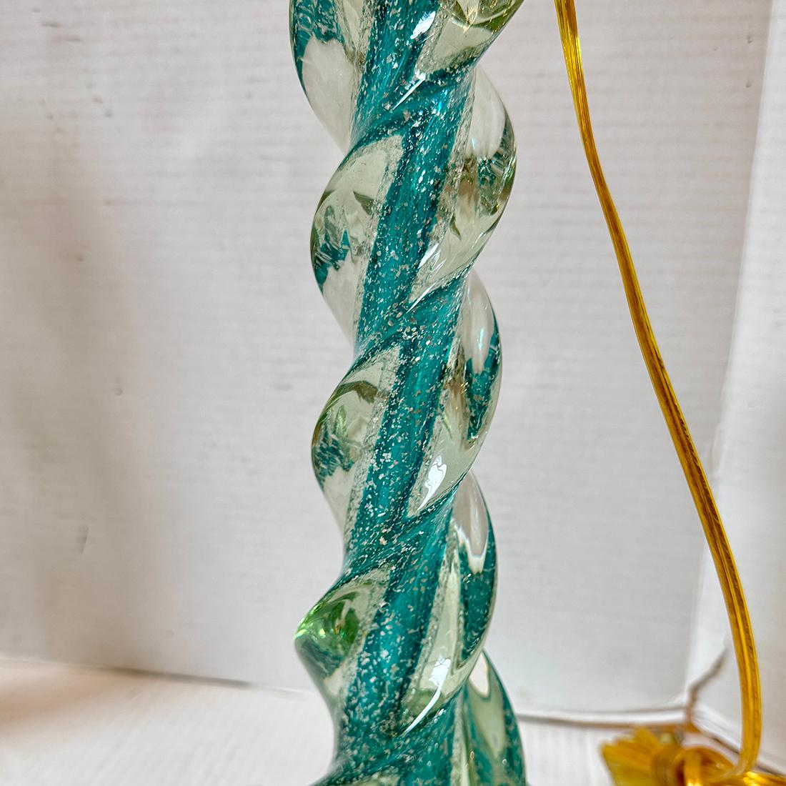 Milieu du XXe siècle Lampe en verre soufflé turquoise en vente