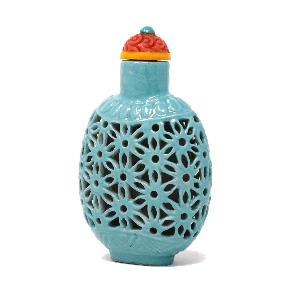 Early 20th Century Turquoise Blue Chinese Reticulated Soft Paste Porcelain Snuff Bottle, circa 1900