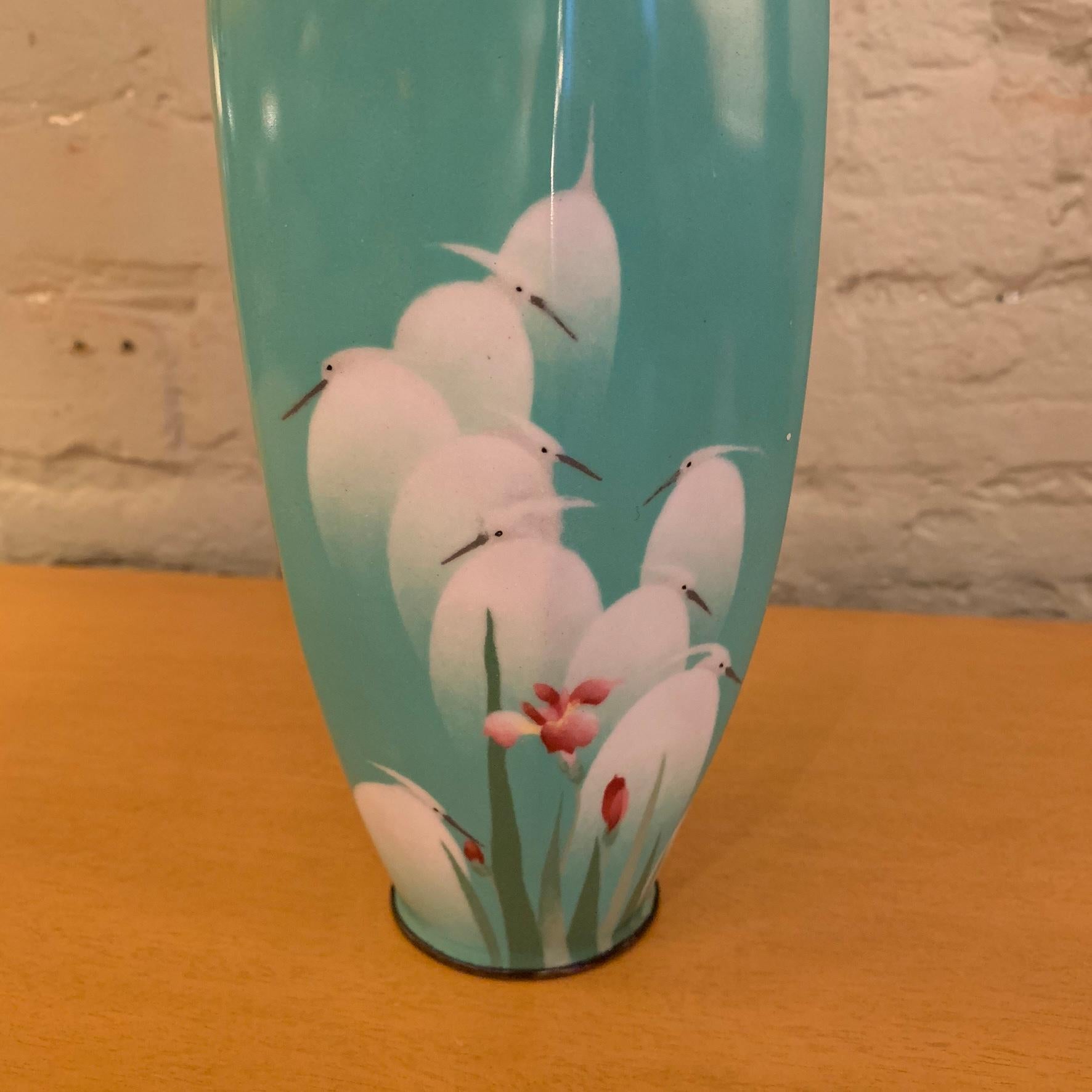Chinois Vase en émail bleu turquoise sur cuivre, Chine en vente