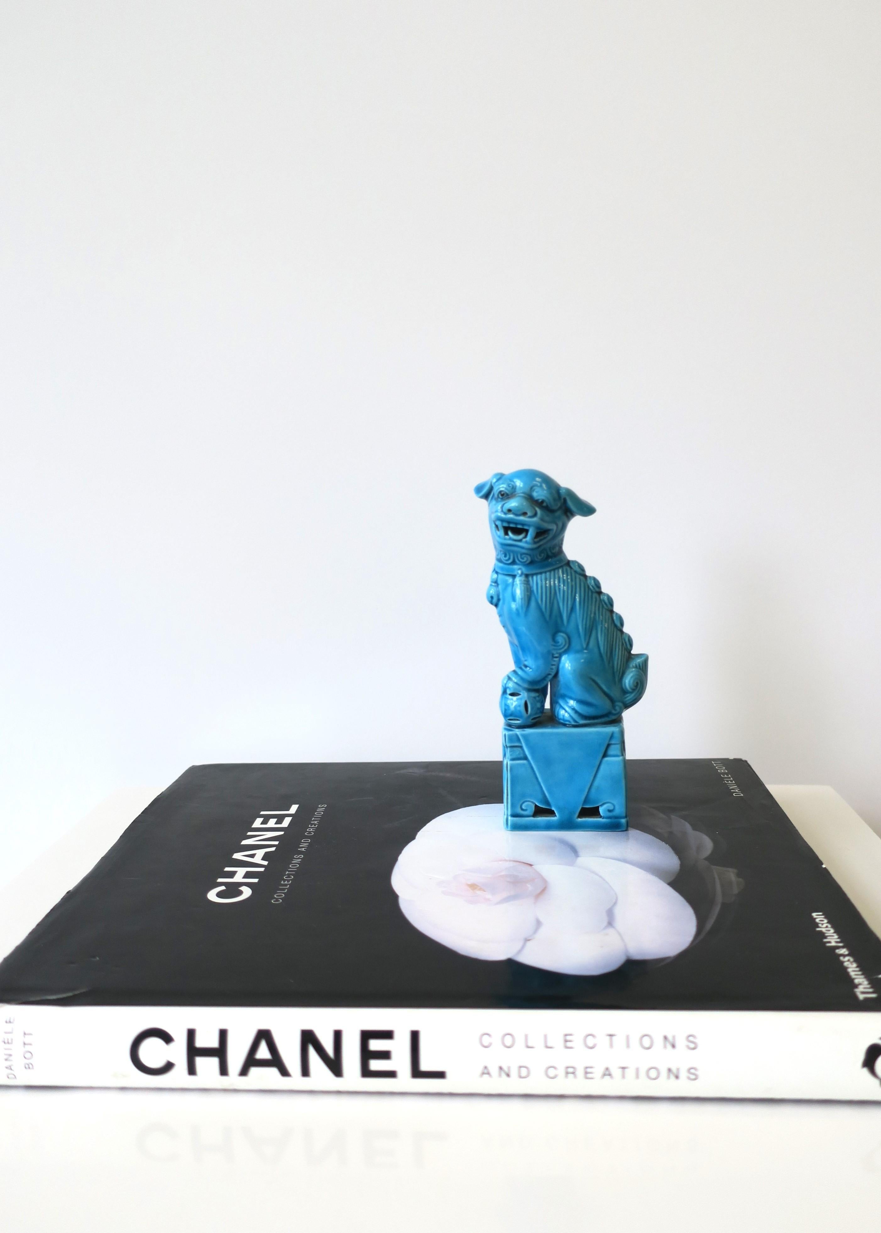 Chinoiserie Blue Foo Lion Dog Decorative Object, circa 1960s For Sale
