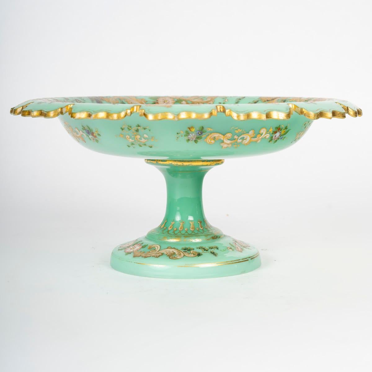 Turquoise blue opaline bowl, 19th century, Napoleon III period.

19th century opaline bowl, Napoleon III period, in turquoise opaline.
H: 13cm, D: 28cm