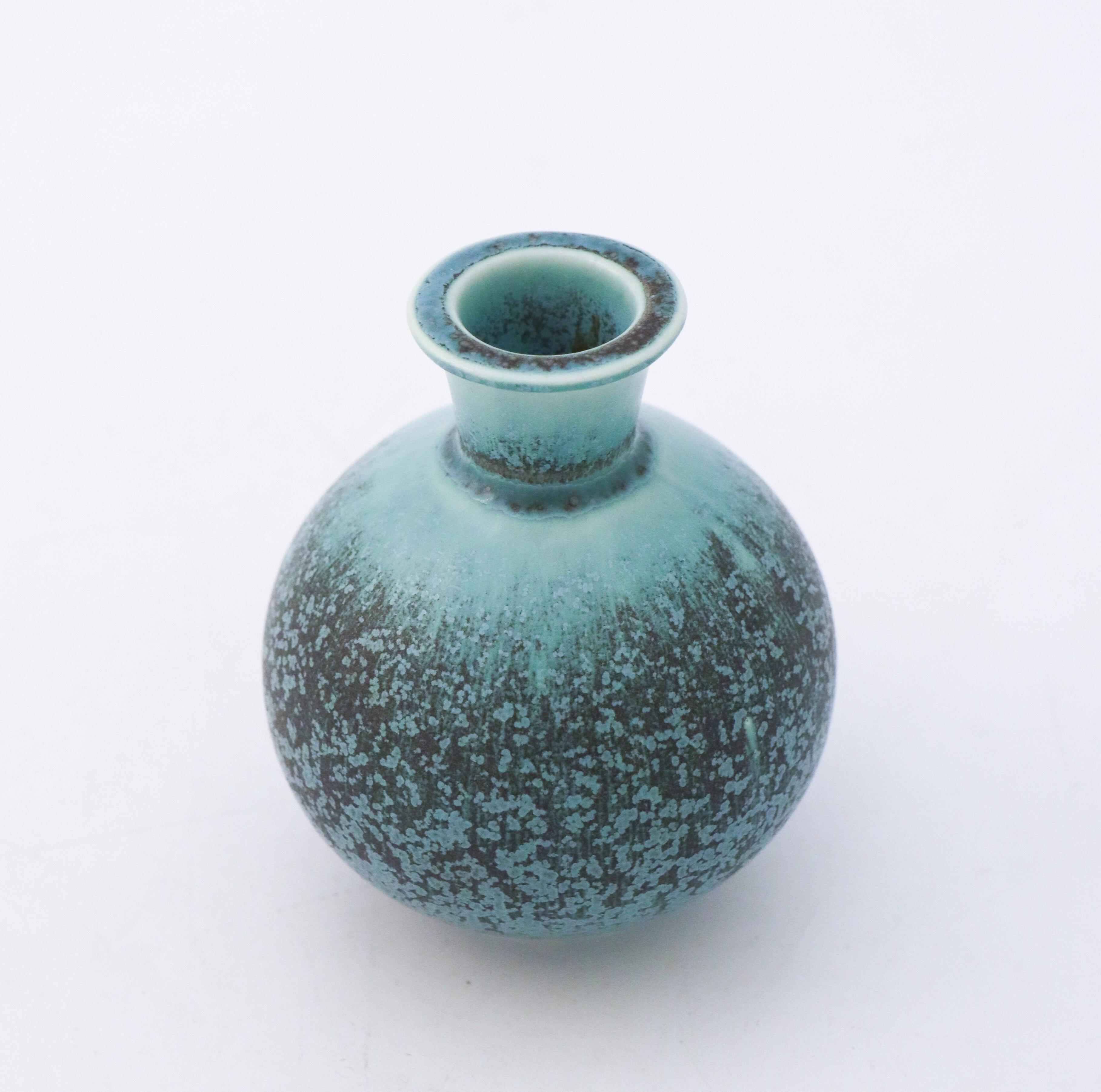 Scandinavian Modern Turquoise / Blue Vase with Spectacular Glaze Berndt Friberg Selecta Gustavsberg