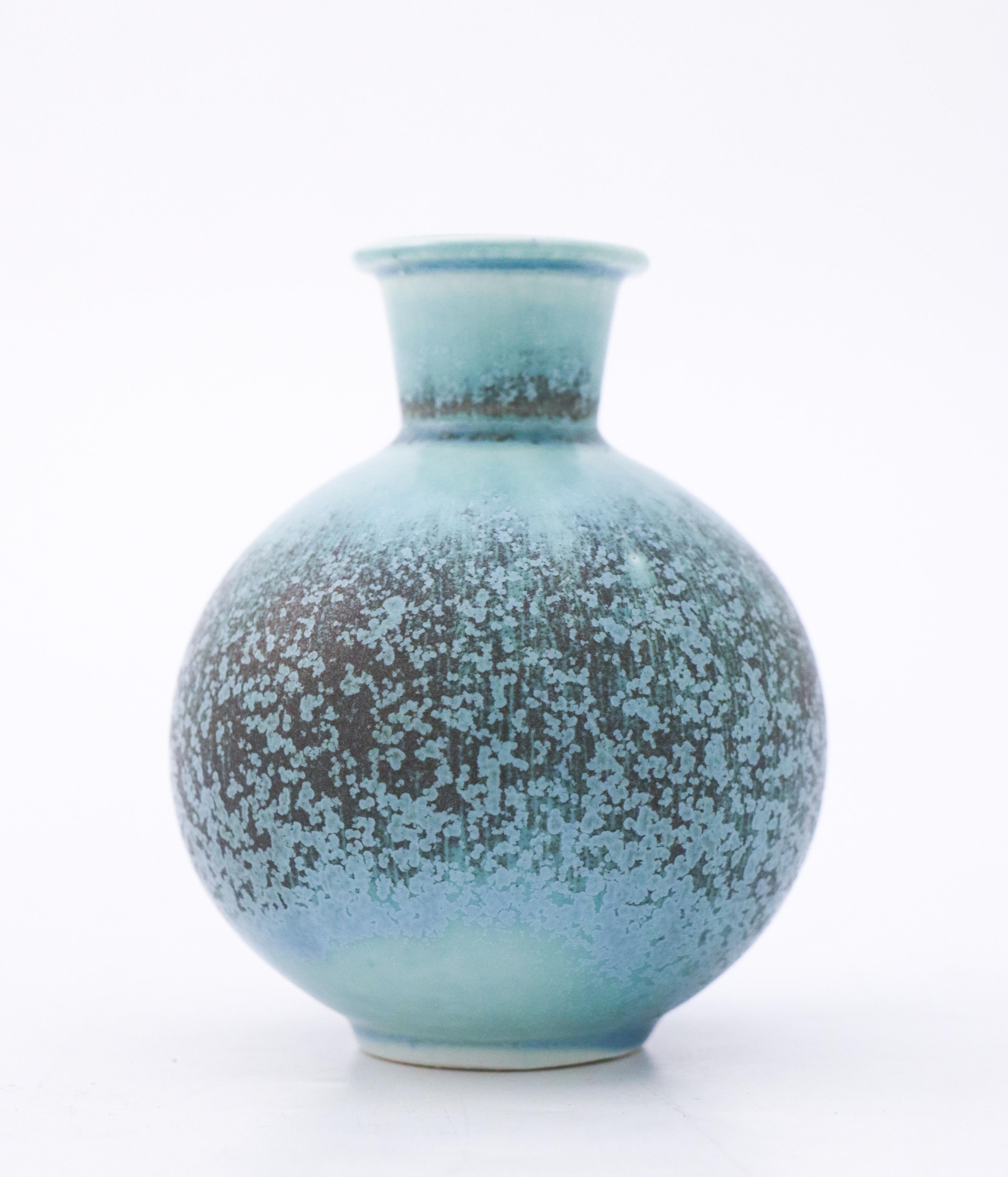 Turquoise / Blue Vase with Spectacular Glaze Berndt Friberg Selecta Gustavsberg In Excellent Condition In Stockholm, SE