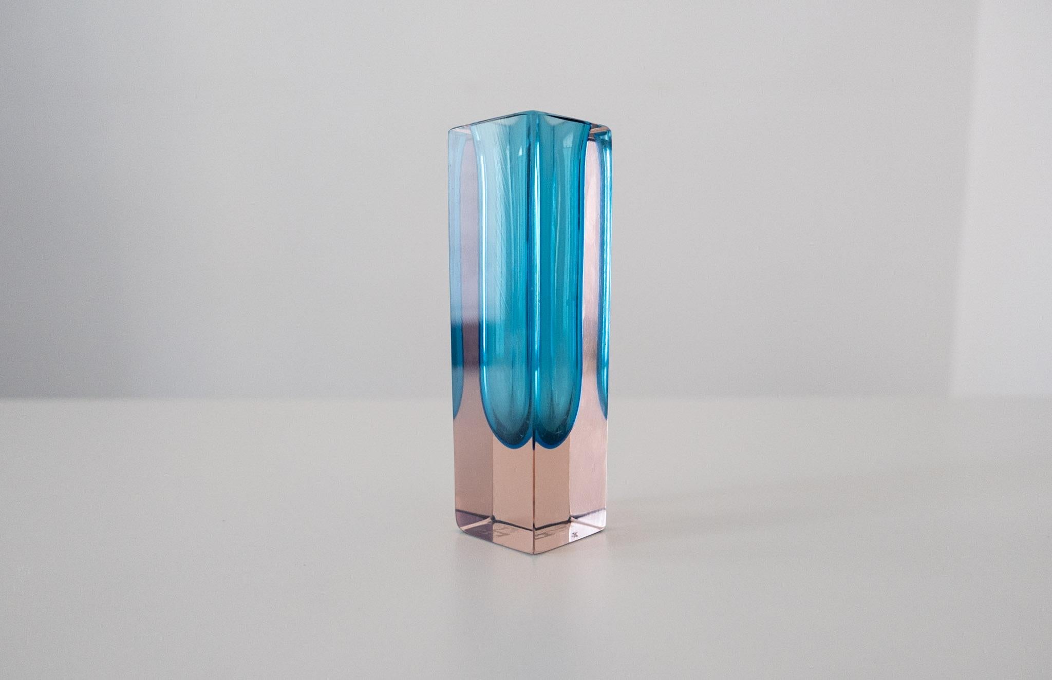Mid-Century Modern Turquoise Bright Pink Murano Sommerso Glass Vase by Flavio Poli, Italy, 1960s For Sale