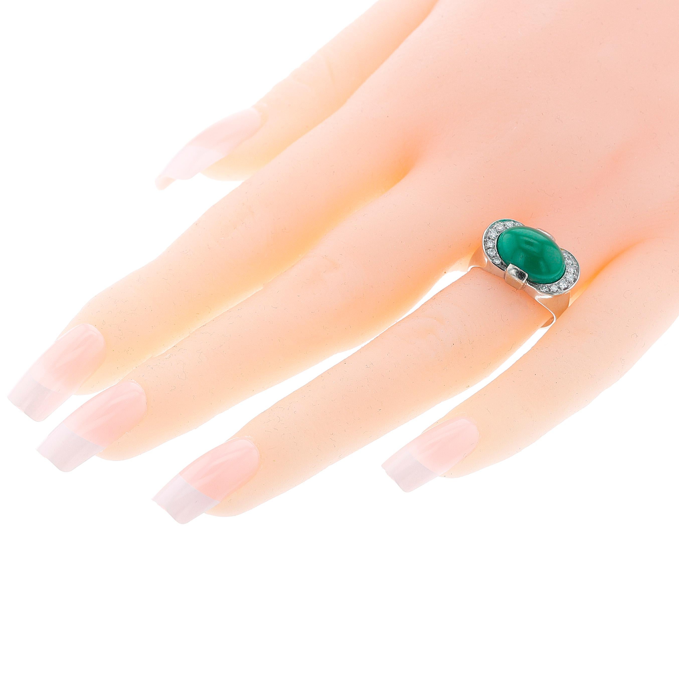 Bague en turquoise cabochon et diamants, 18 carats en vente 2
