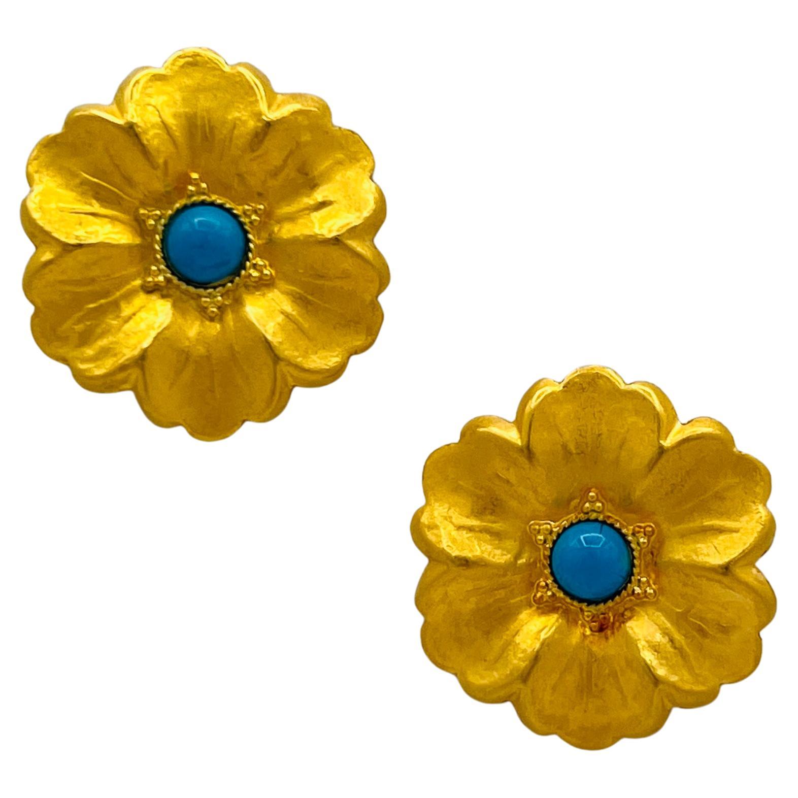Orecchini floreali con cabochon di turchese in oro giallo 18 carati in vendita