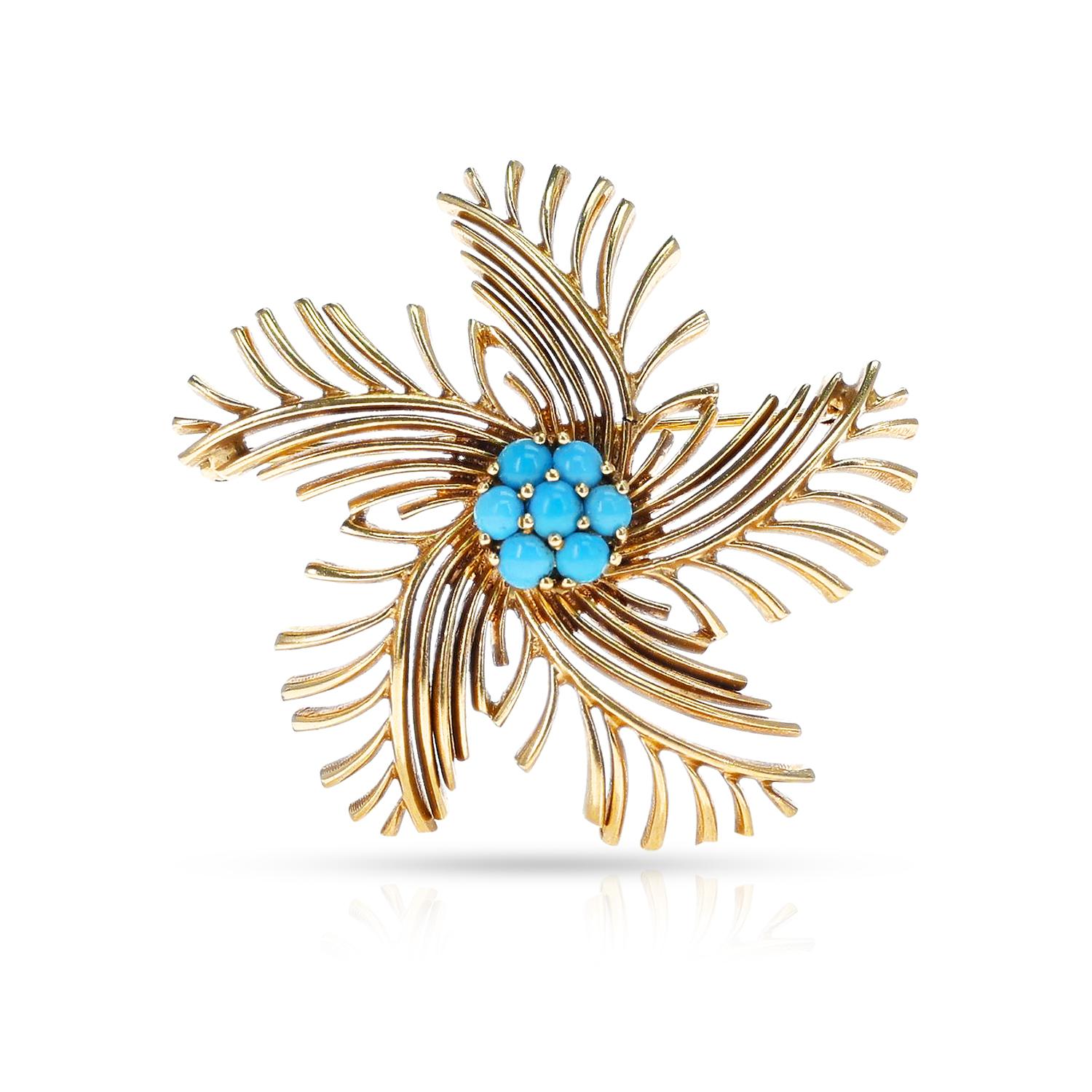 Spilla a stella/fiori con cabochon di turchese realizzata in oro giallo 14k. La spilla misura 1,75 pollici e pesa in totale 14,68 grammi.

Sono disponibili orecchini abbinati. 


SKU 1144-REJA/MADJAL