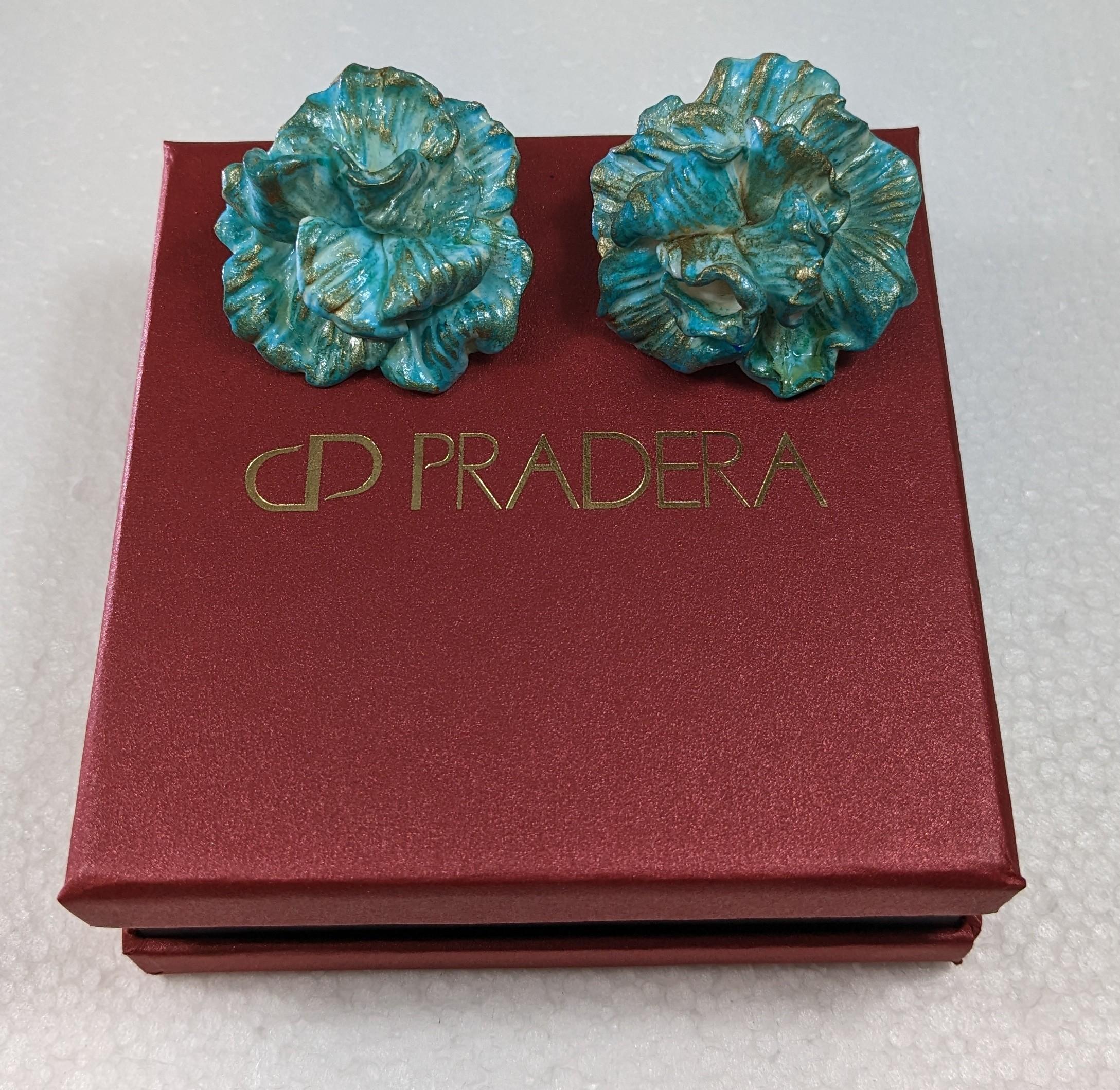Turquoise  Camelia Polymer  Earrings with golplated silver closure In New Condition For Sale In  Bilbao, ES