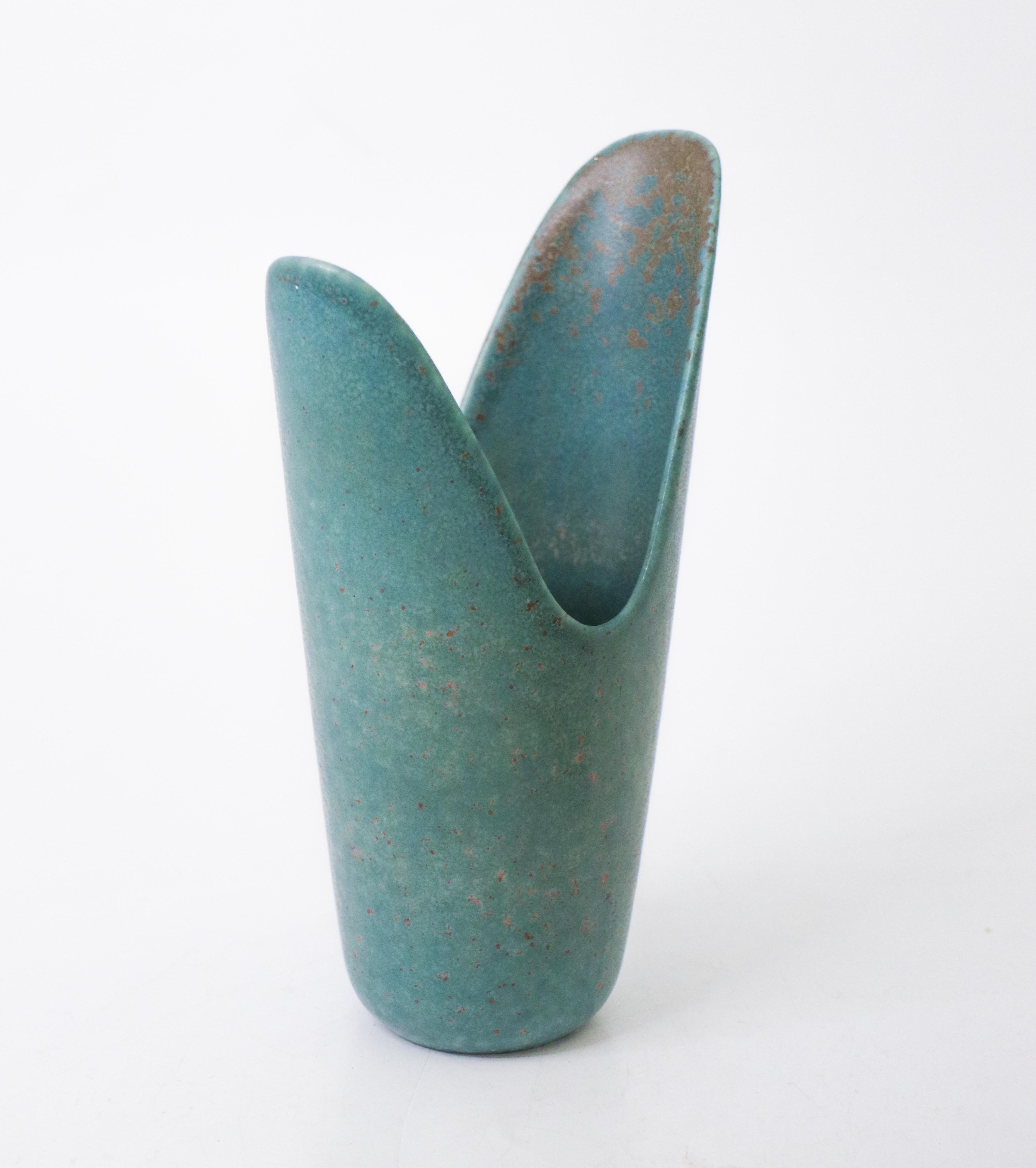 Turquoise ceramic vase - Gunnar Nylund - Rörstrand - Mid 20th century For Sale 1