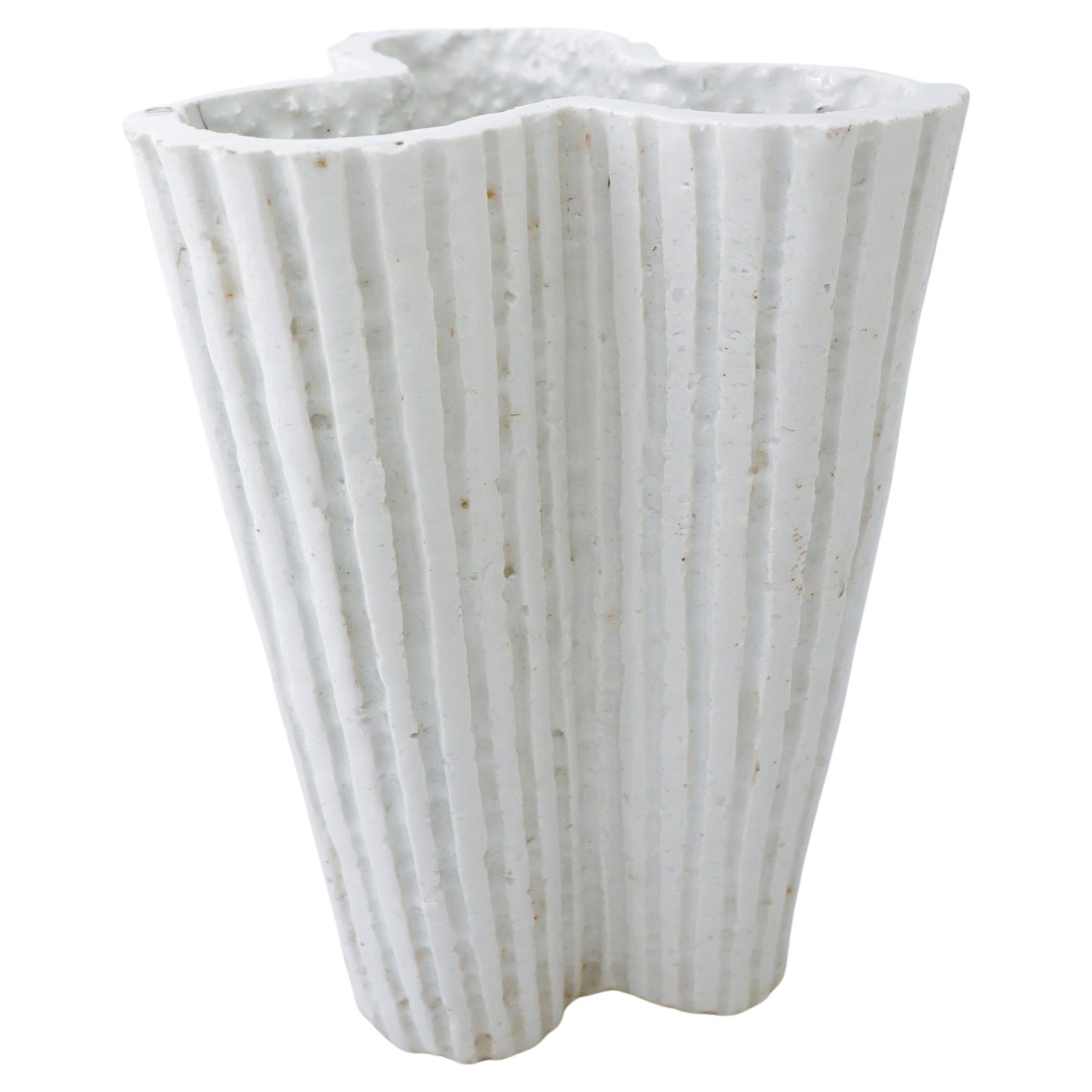 Vase aus weißem Steingut Gunnar Nylund, Rörstrand, Skandinavisch Midcentury Vintage