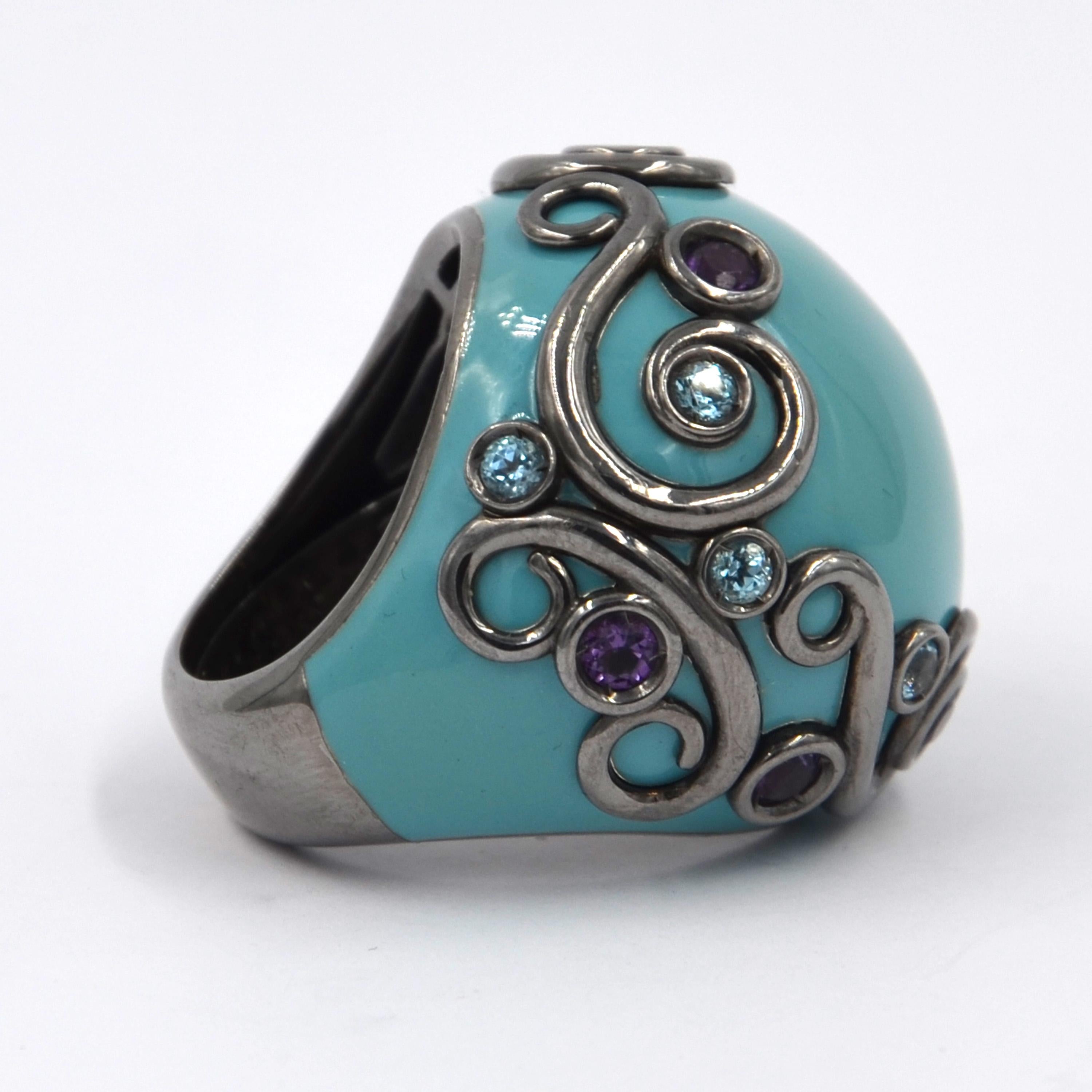 Bague ronde en argent émaillé de couleur turquoise avec améthyste et topaze bleue Neuf - En vente à Valenza, IT