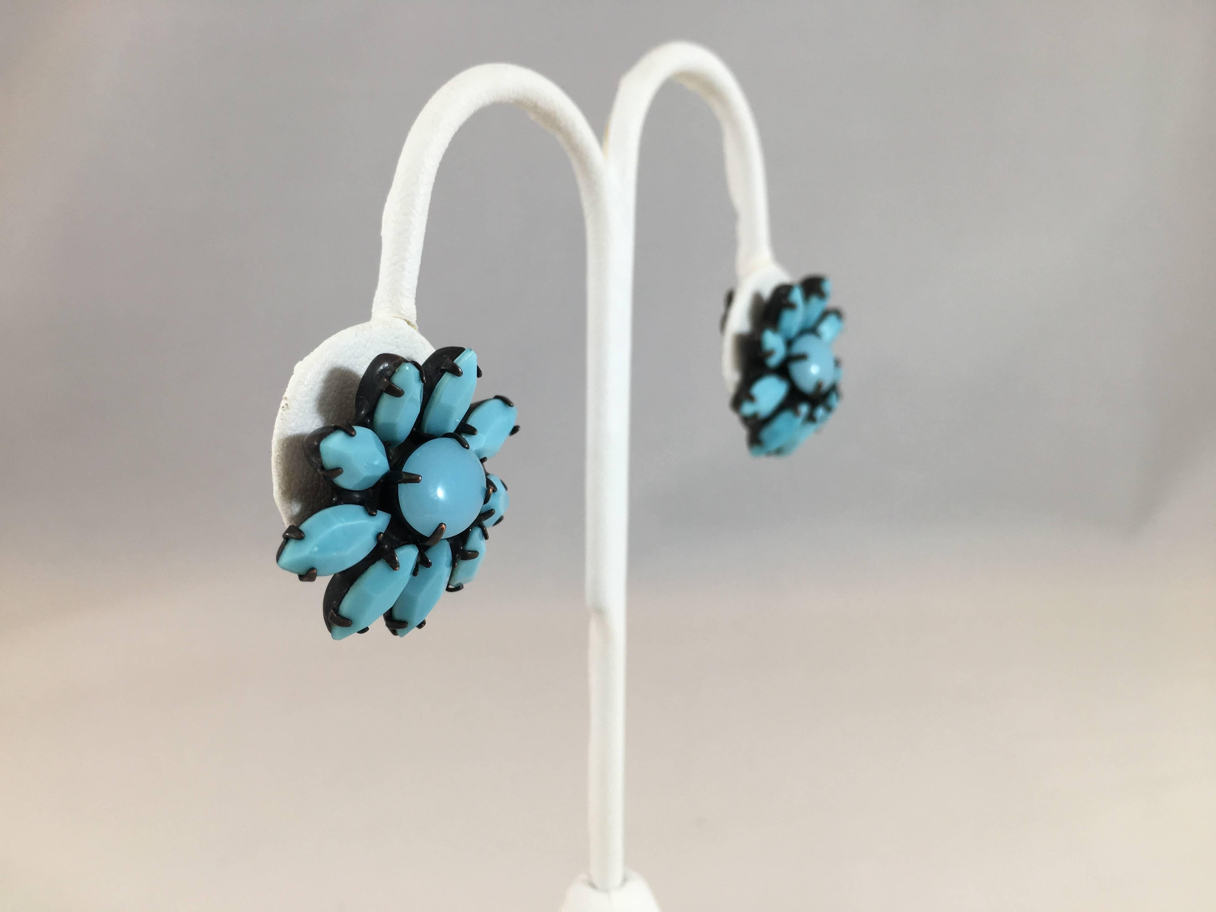 Turquoise Colored Flower Earrings Weiss 1960s For Sale 1