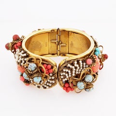 Türkis-, Korallen- und Saatperlenbesetztes Armband mit Scharnier von Sandor, 1950er Jahre