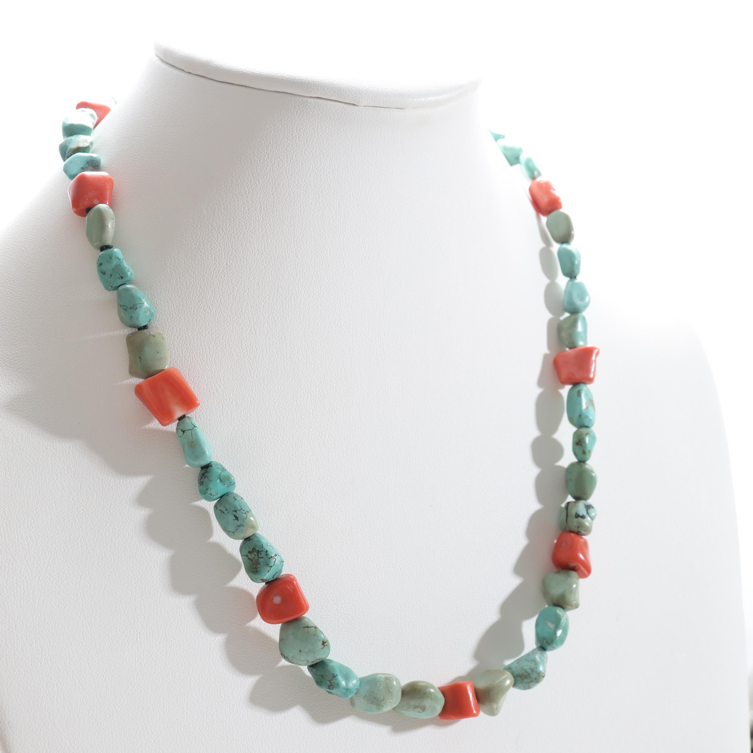 Collana di corallo e turchese, cinese, 1920-1930 circa In condizioni ottime in vendita a Southbury, CT