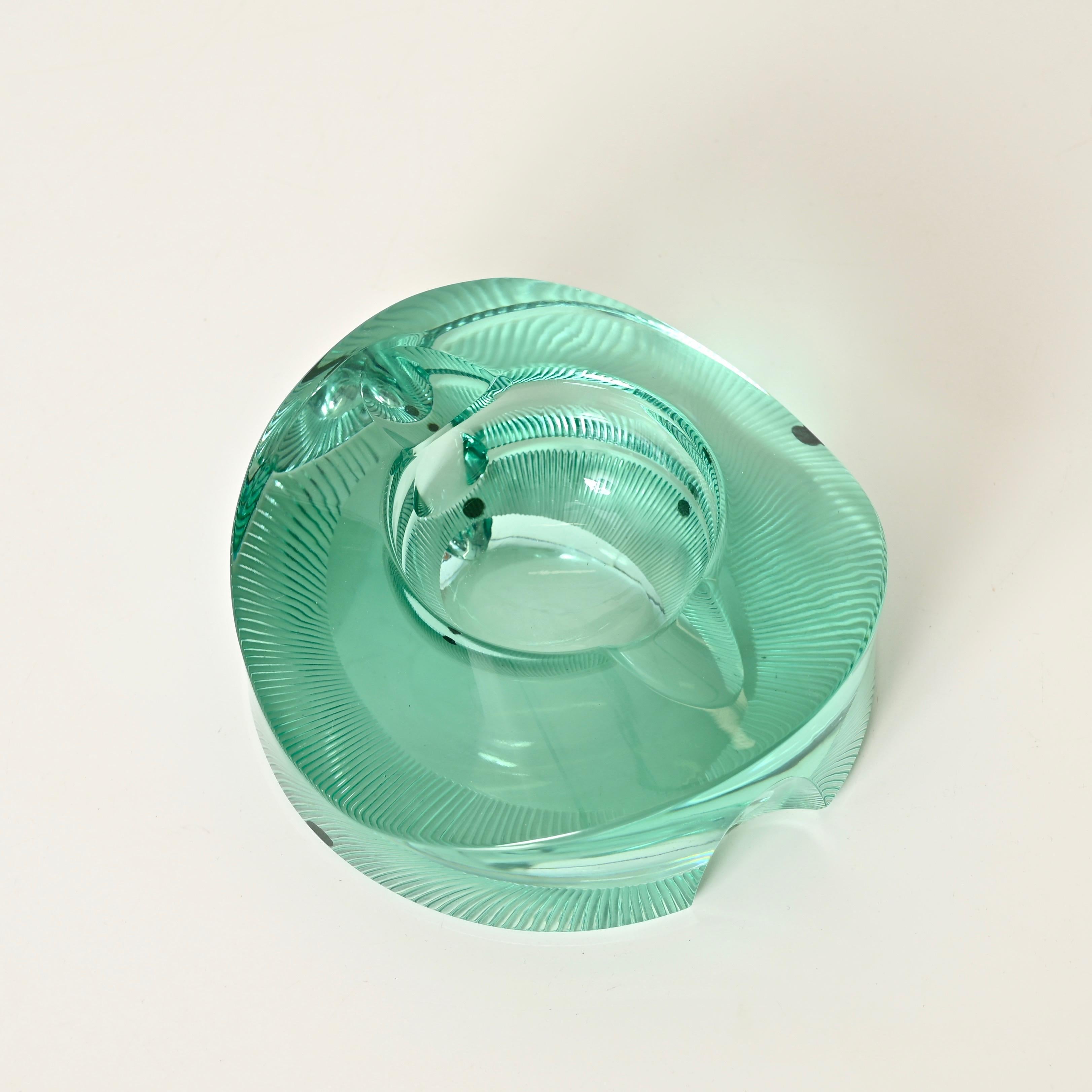 italien Cendrier en cristal turquoise signé par Moser, Italie, années 1970 en vente