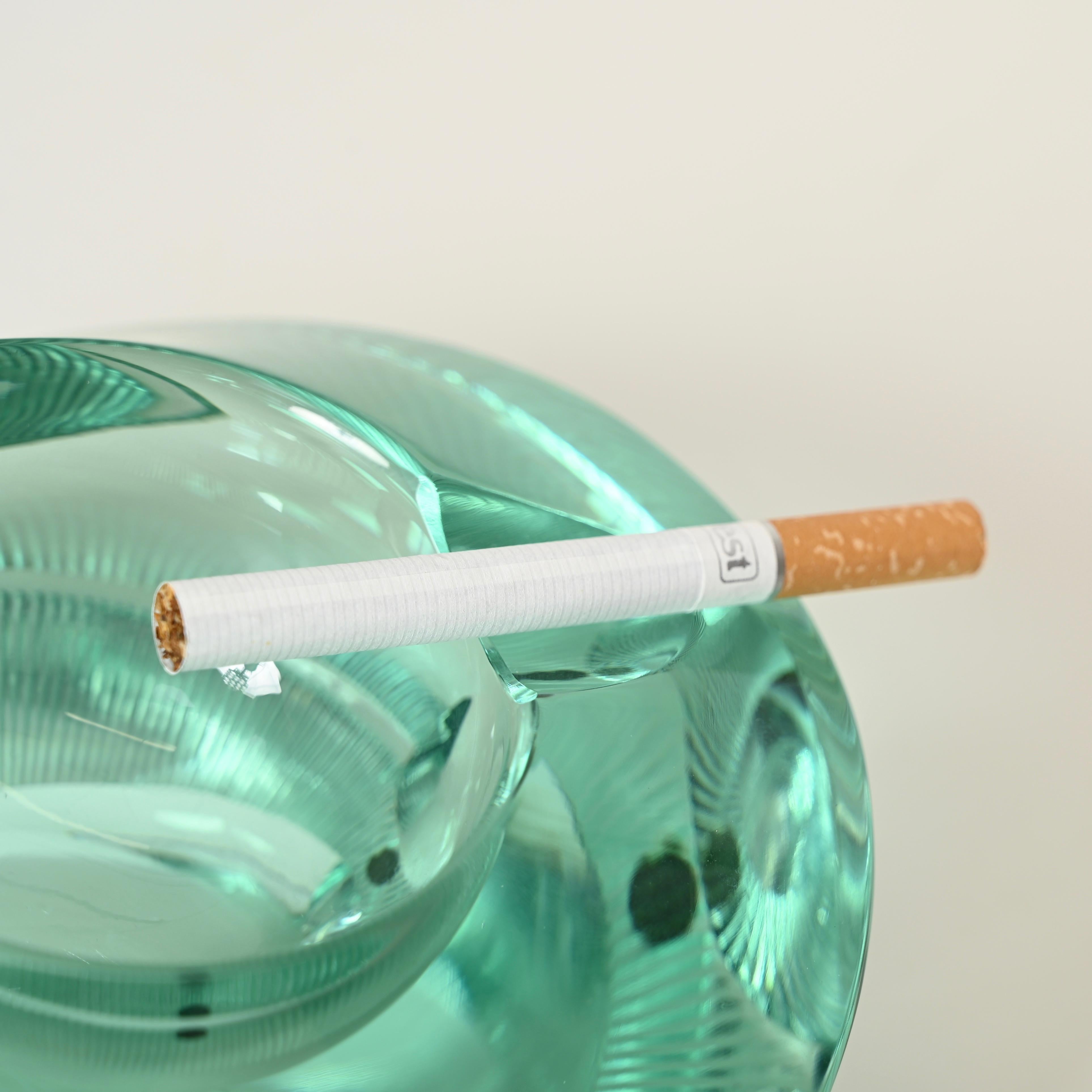 Cristal Cendrier en cristal turquoise signé par Moser, Italie, années 1970 en vente
