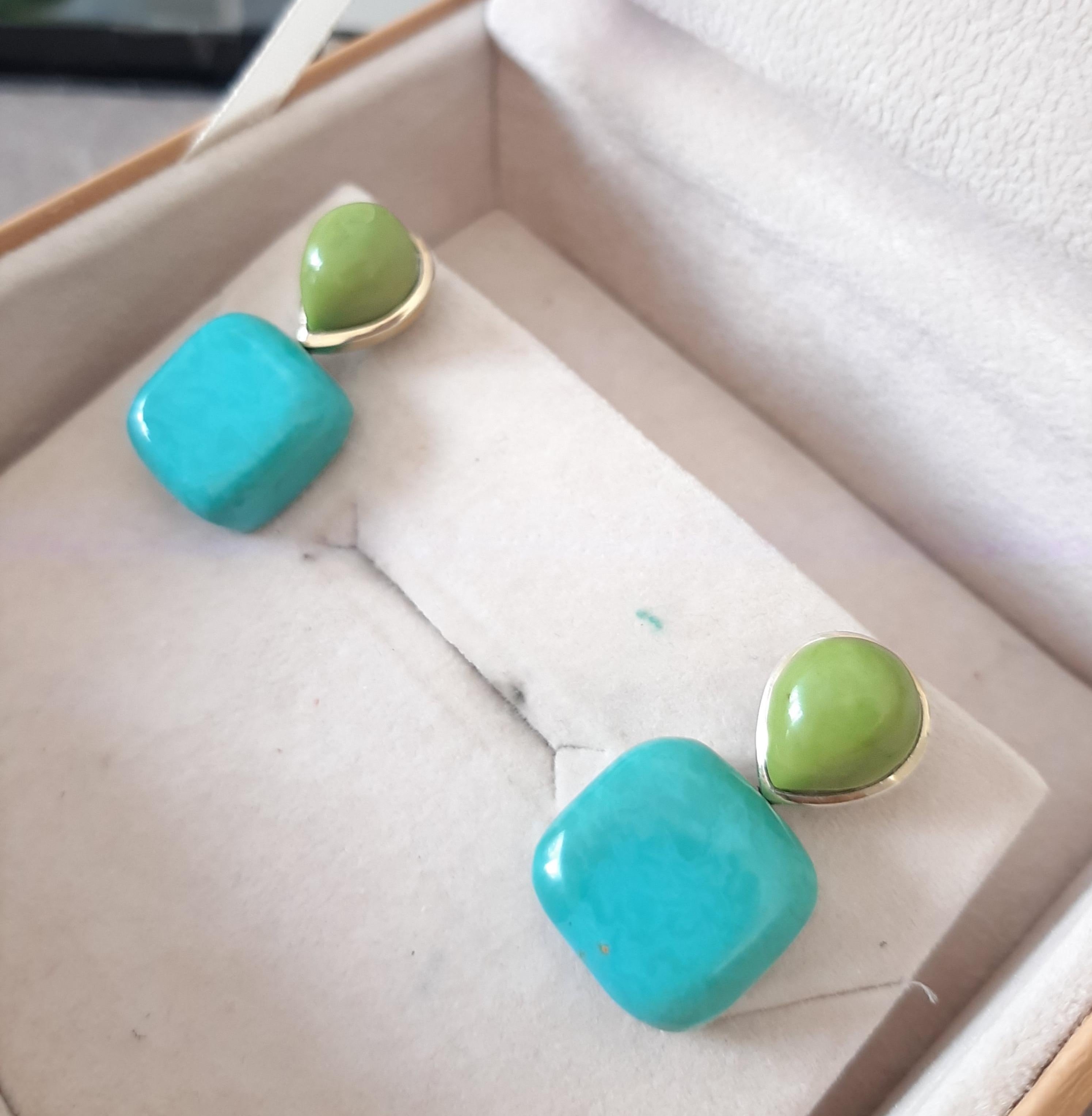Pendientes de oro macizo de 14 quilates con perlas de turquesa verde en forma de cojín en Nuevo estado para la venta en Bangkok, TH