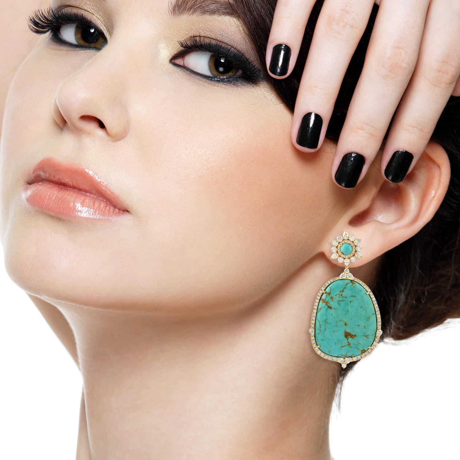 18k:15.744g,
Diamond:4.530ct, ,,
TURQUOISE:64.700ct,