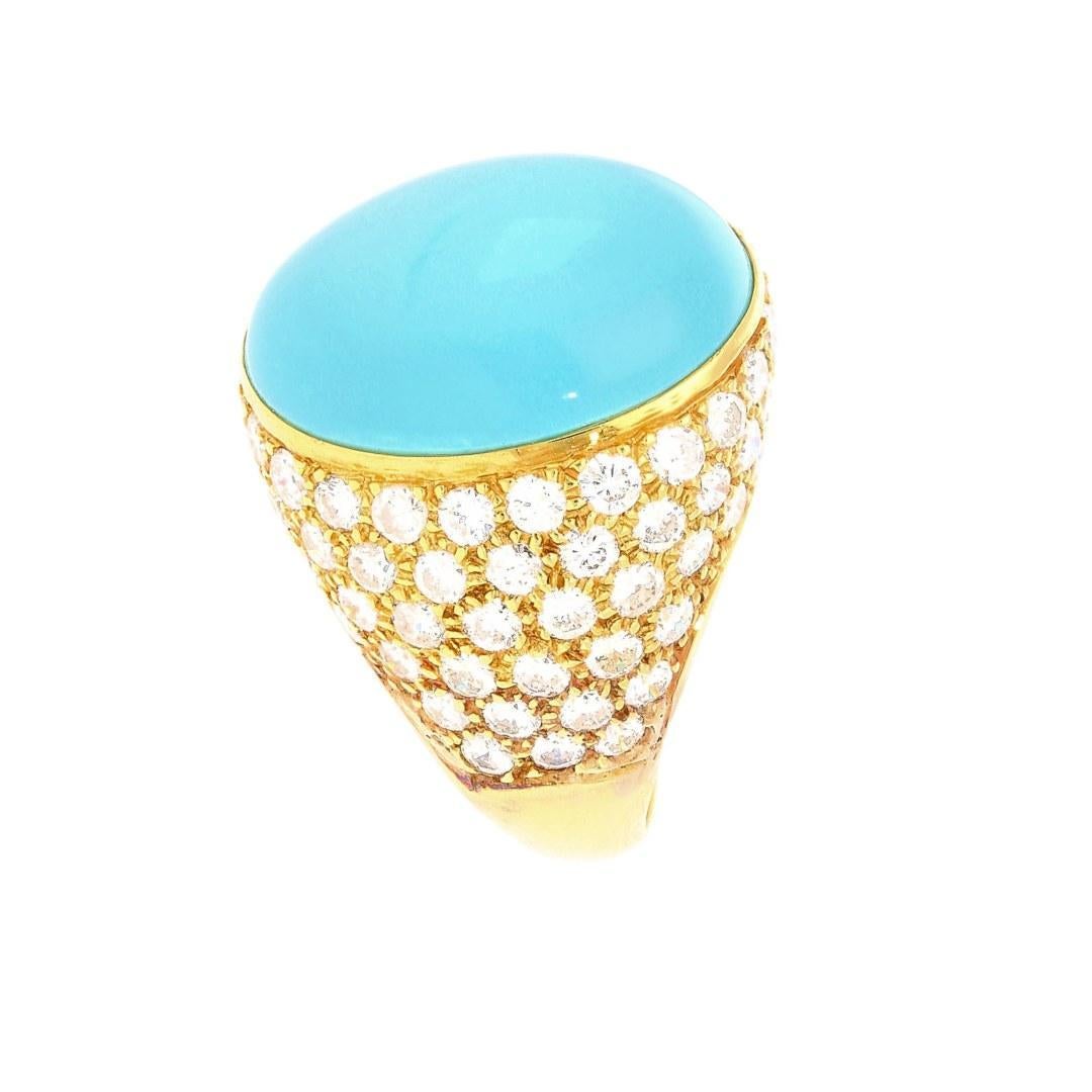 Anello a cupola in oro 18 carati con turchese e pavé di diamanti In condizioni ottime in vendita a Miami, FL
