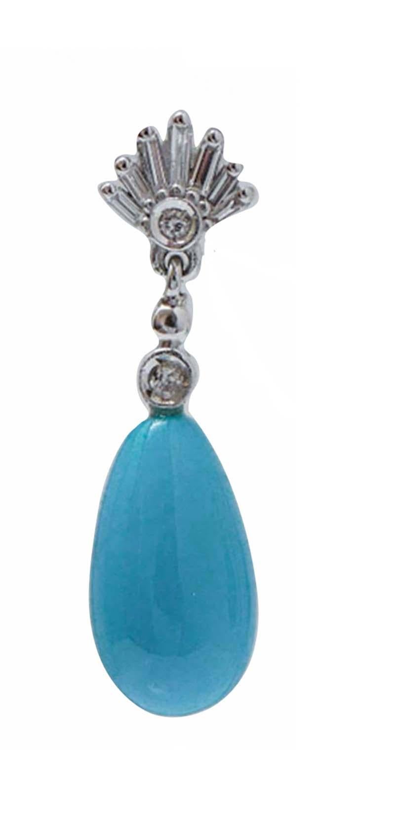 Fantastici orecchini retrò con struttura in oro bianco 14 kt montata con diamanti e un turchese a goccia come pendente.
Questi orecchini sono stati realizzati totalmente a mano da maestri orafi italiani e sono in perfette condizioni.
Diamanti 0,07