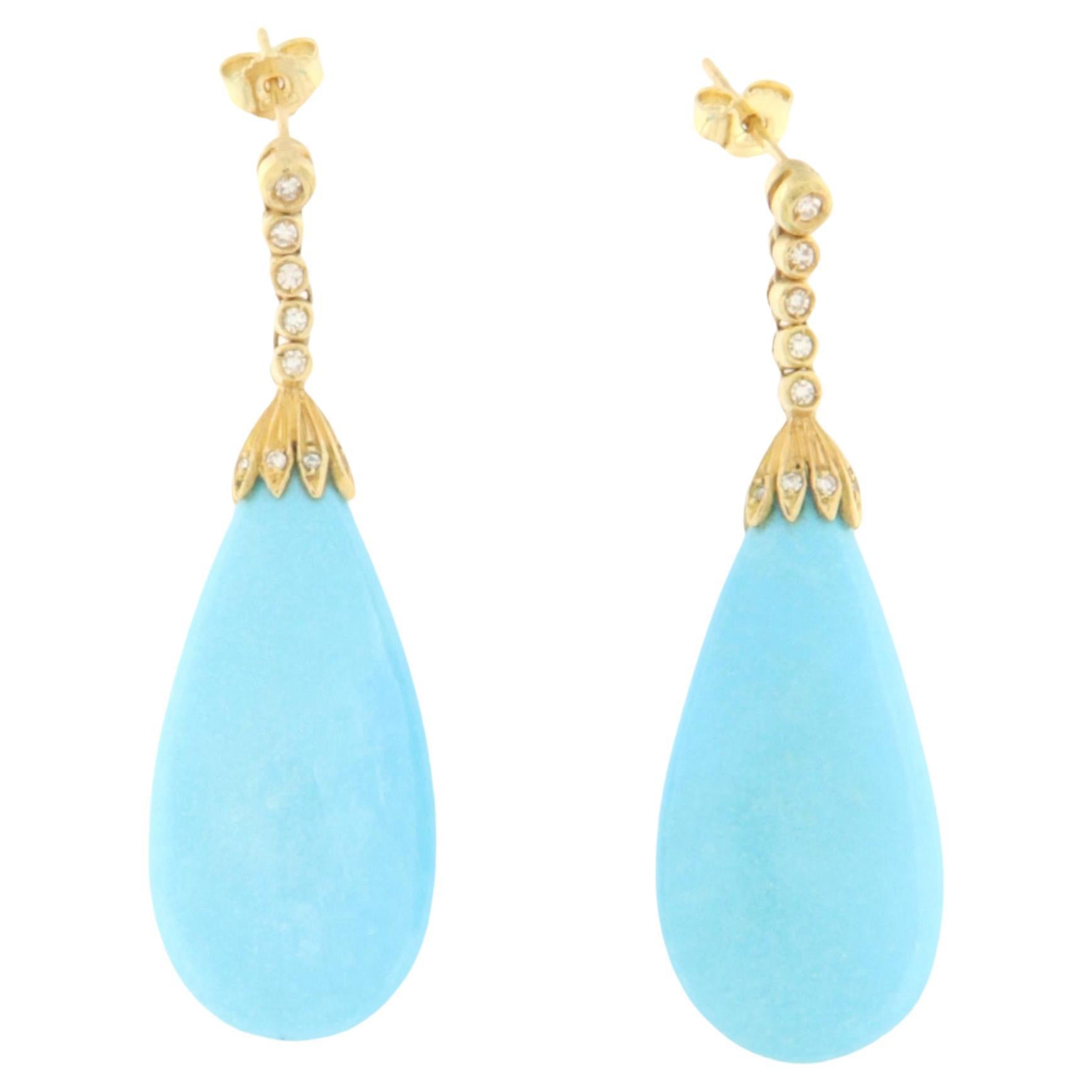 These stunning 18 Karat yellow gold drop earrings represent the perfect balance between traditional craftsmanship and contemporary taste. A jewel of striking visual impact that combines the timeless elegance of gold with the vibrant freshness of