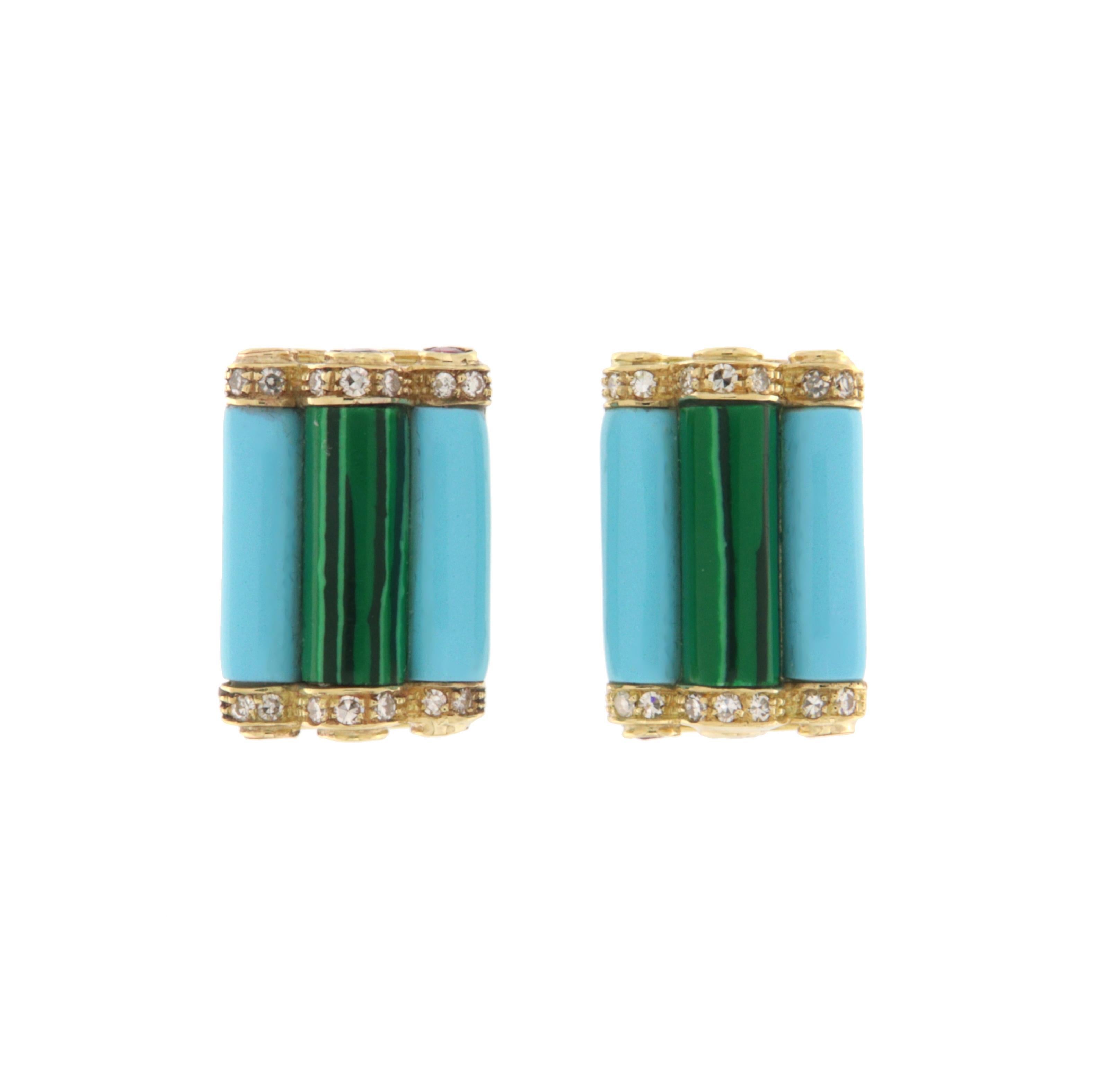 Orecchini con diamanti di turchese, malachite e rubini in oro giallo 14 carati in vendita 1