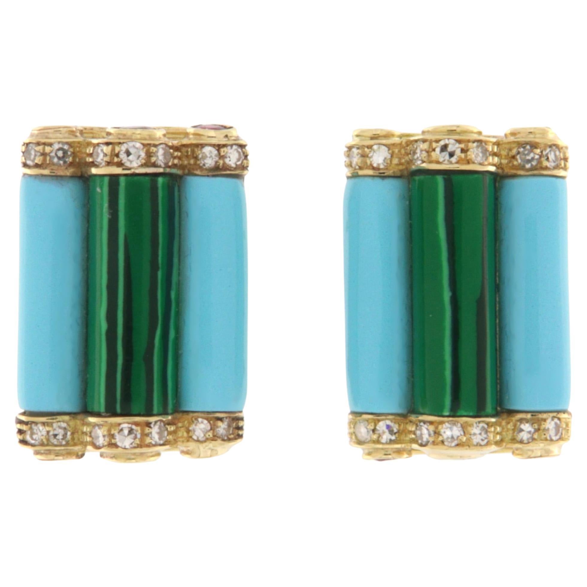 Orecchini con diamanti di turchese, malachite e rubini in oro giallo 14 carati