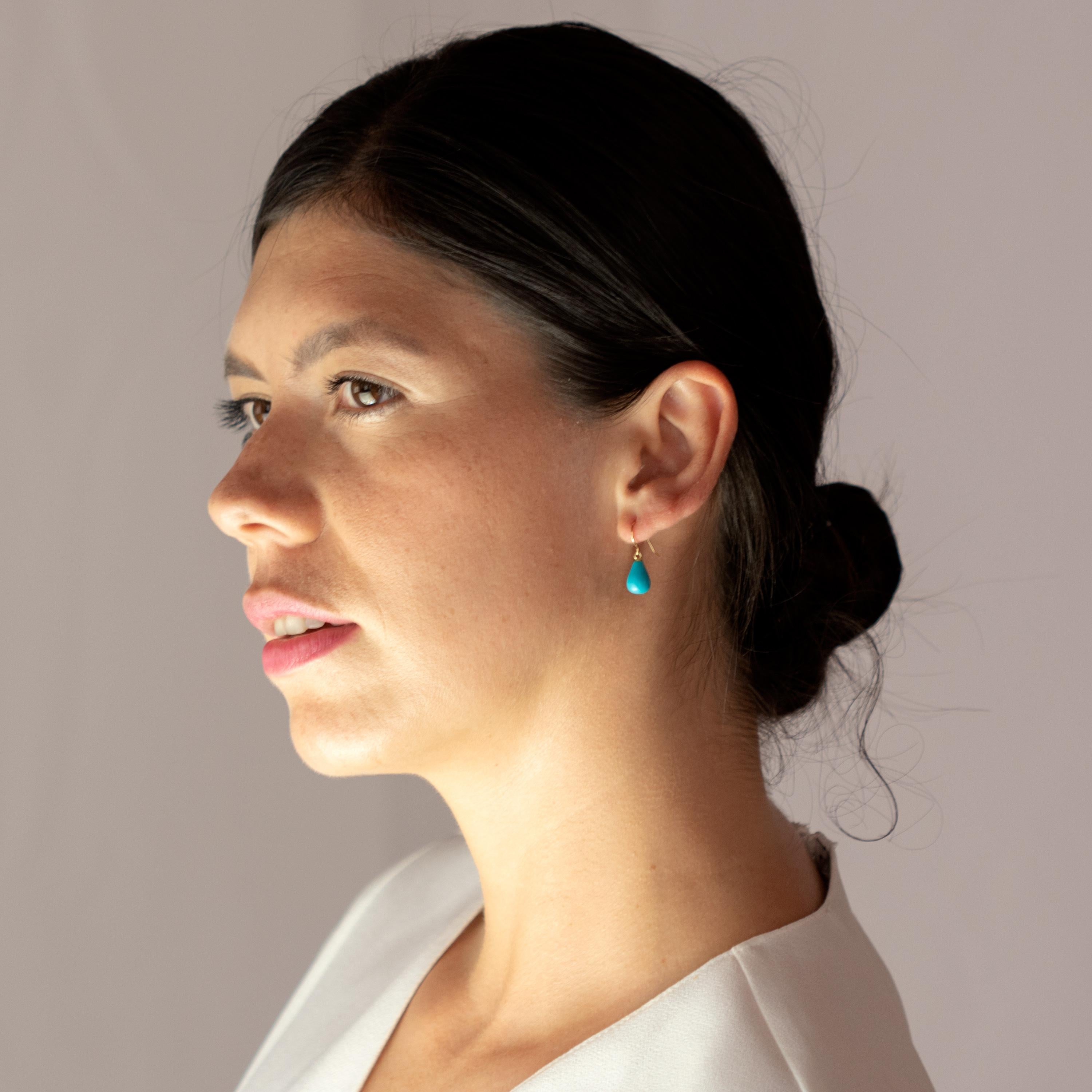 Orecchini a goccia di turchese in oro 18 carati a pera, moderni orecchini a filo da cocktail in vendita 5