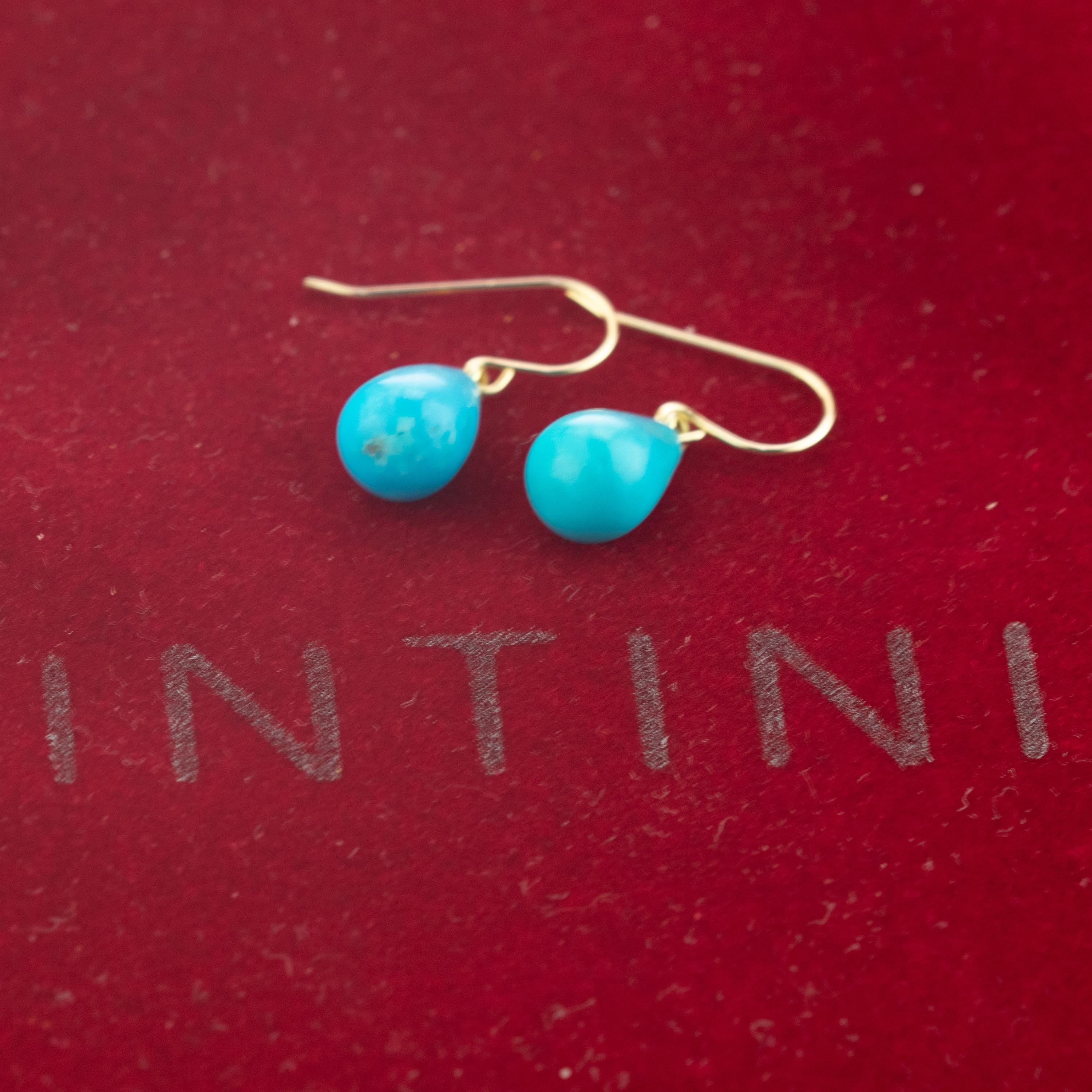 Orecchini a goccia di turchese in oro 18 carati a pera, moderni orecchini a filo da cocktail in vendita 1