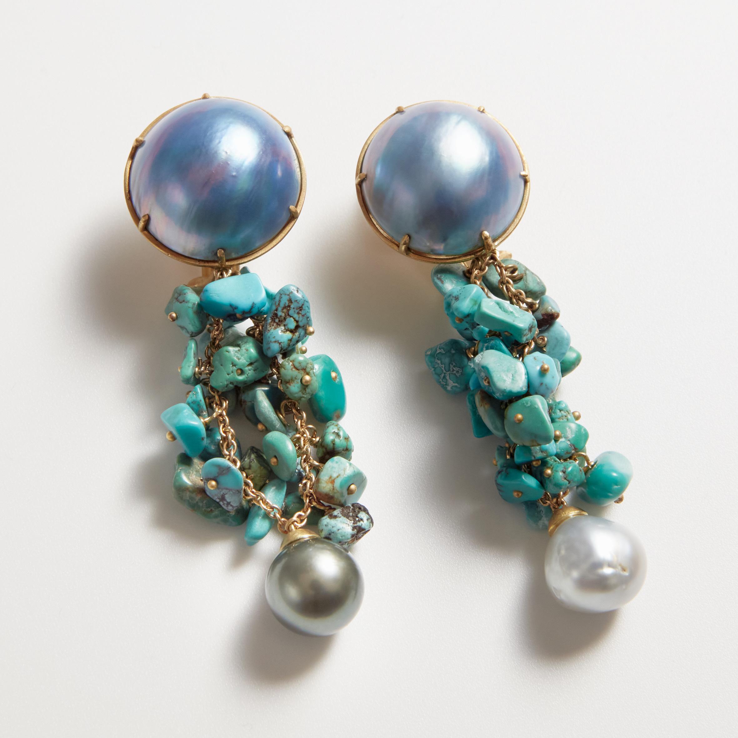 Little tourquoise stone composes this pair of earrings with a magnificent grey mabé natural pearl 18k gold and it's finioshed with a natural grey pearl.
Lenght 6. cm .
All Giulia Colussi jewelry is new and has never been previously owned or worn.