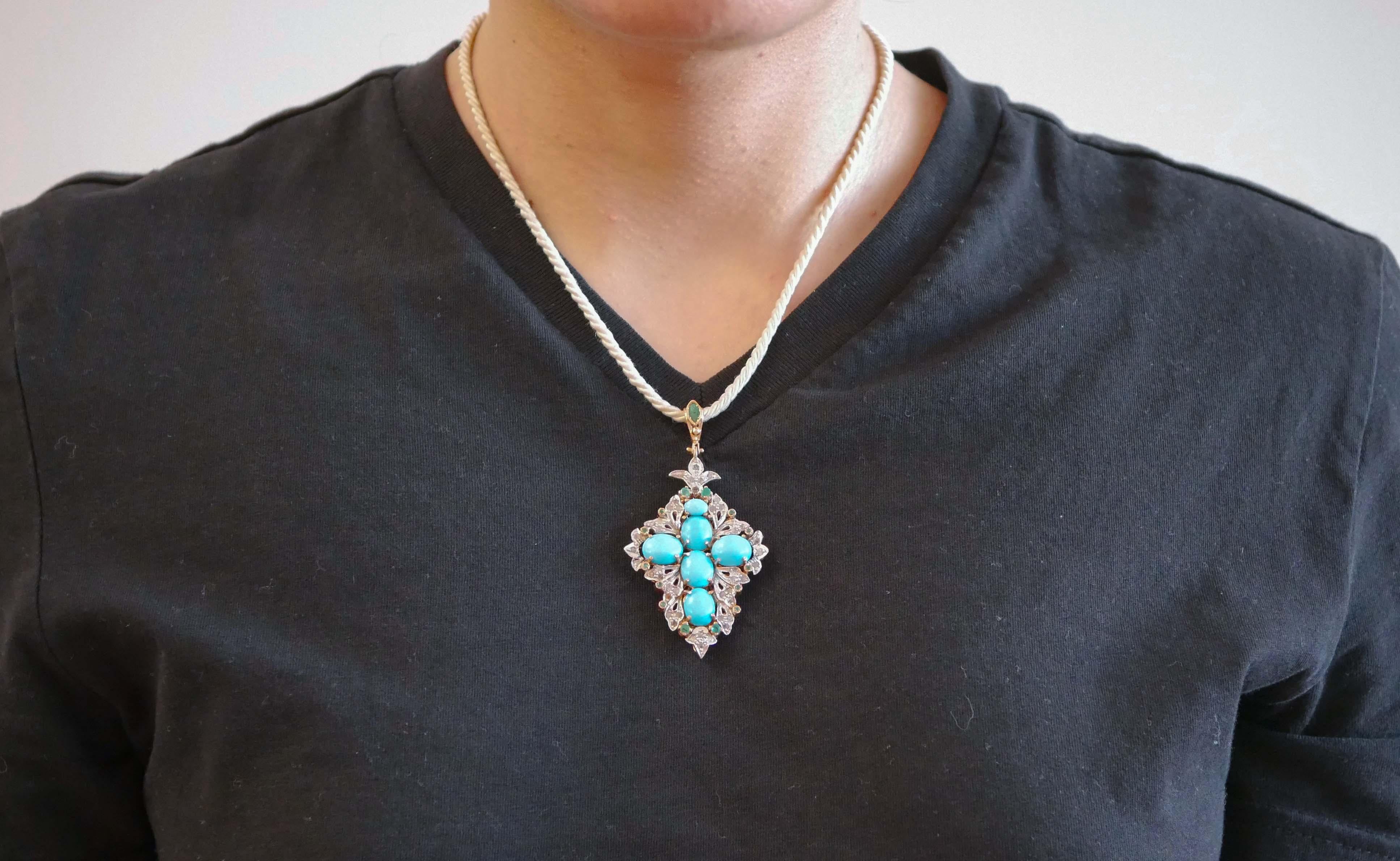 Turquoise, Emeralds, Diamonds, Rose Gold and Silver Cross Pendant. In Good Condition For Sale In Marcianise, Marcianise (CE)
