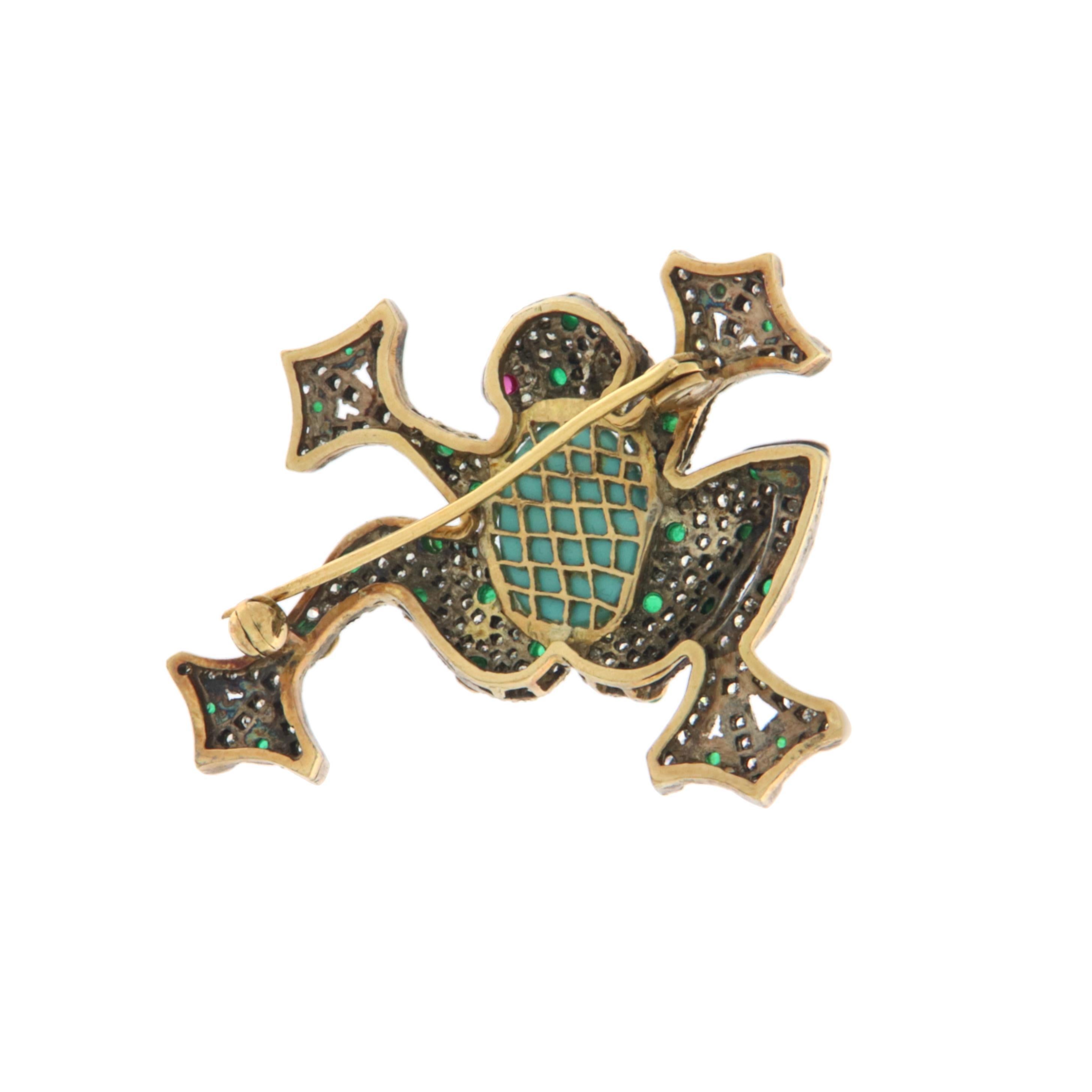Turquoise Smaragde Diamanten Rubine 14 Karat Gelbgold Frosch-Brosche (Brillantschliff) im Angebot