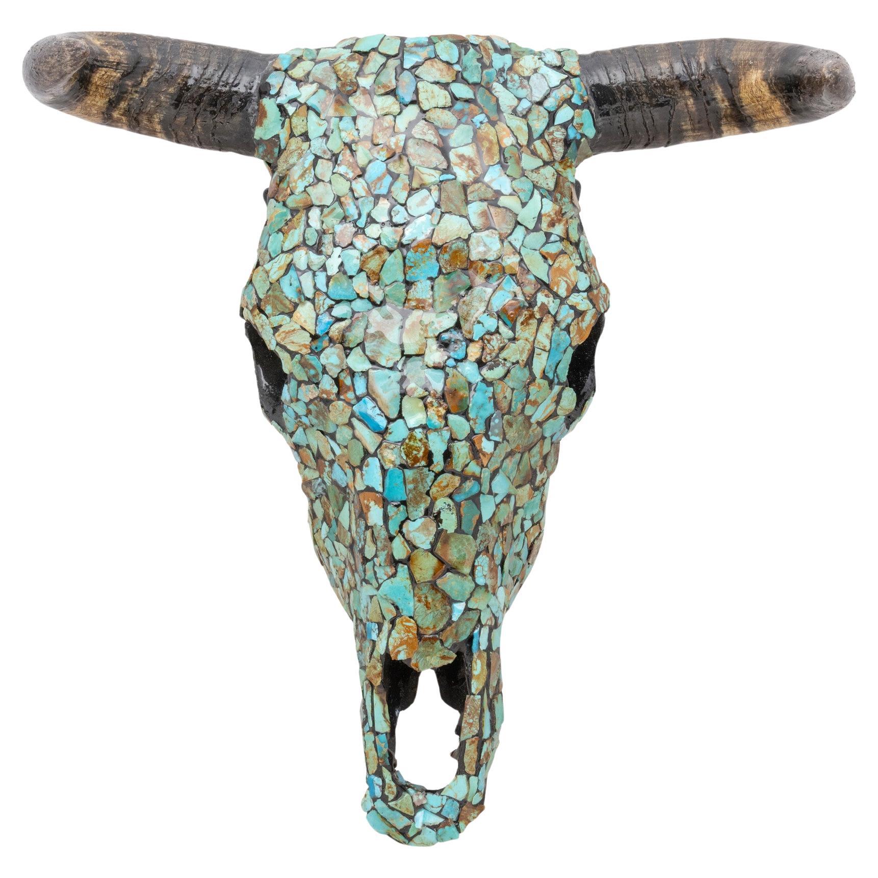 Crâne de bœuf incrusté de turquoise en vente