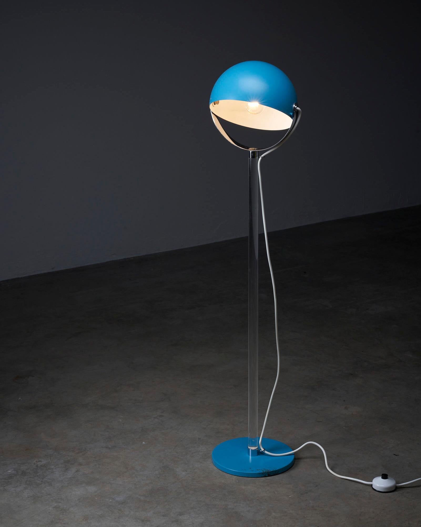 Introducing the captivating Turquoise Blue Floor Lamp by Cosack, a distinguished German lighting manufacturer. This floor lamp boasts a unique design that is sure to make a statement in any space.

The lamp features a stunning plexiglass stem, which