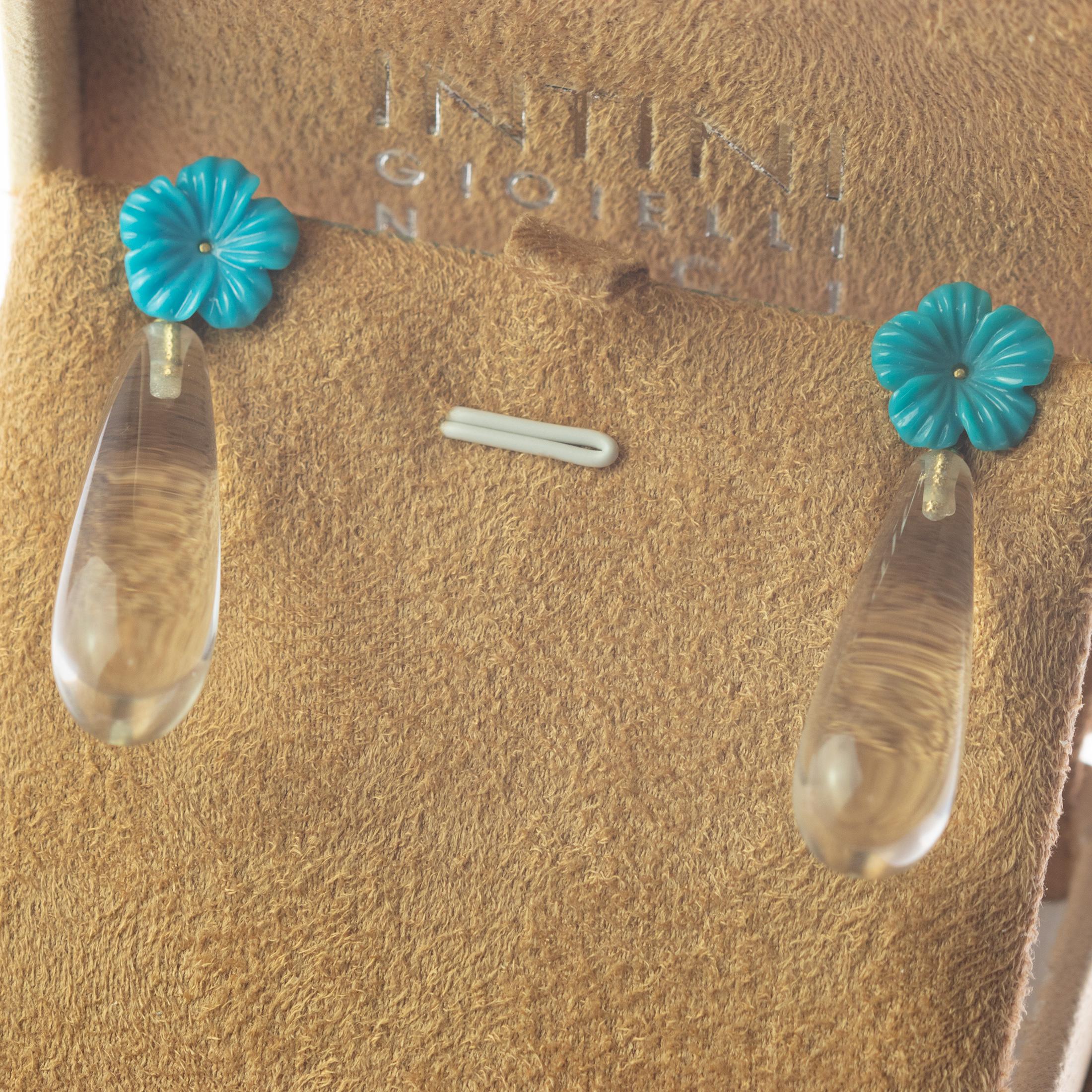 Art Nouveau Orecchini a goccia in oro 18 carati con fiori di turchese e cristalli di rocca, moderni e italiani in vendita