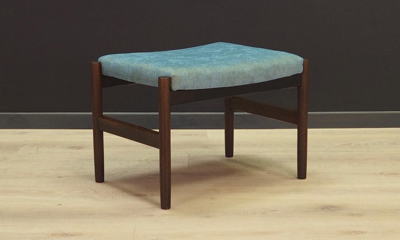 Exceptional footrest from the 1960s-1970s with Scandinavian design. Original upholstery made of turquoise fabric. Construction made of oakwood. Maintained in good condition (minor bruises and scratches) - directly for use.

Dimensions: height 37