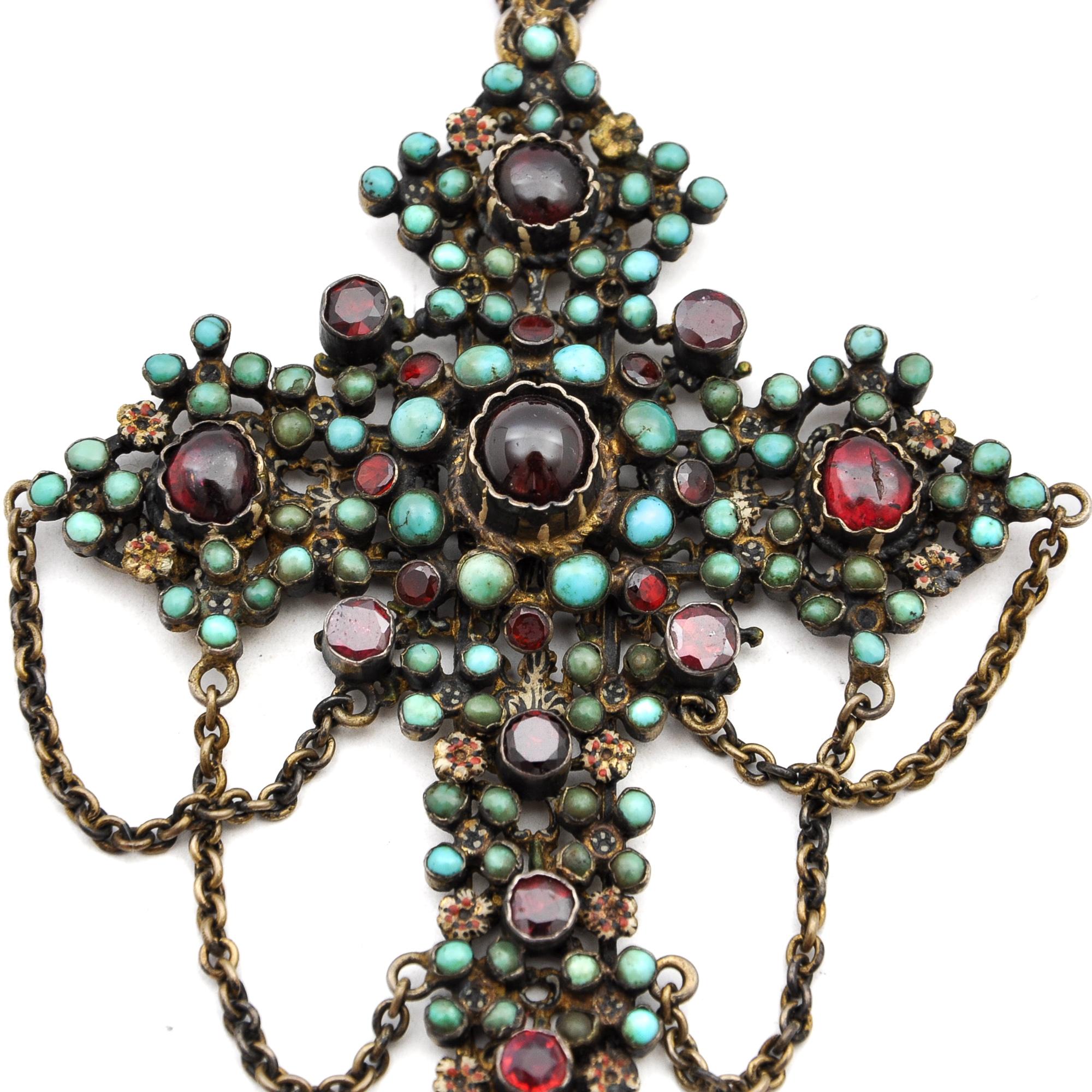 Pendentif croix ancien austro-hongrois turquoise grenat émaillé en vente 1