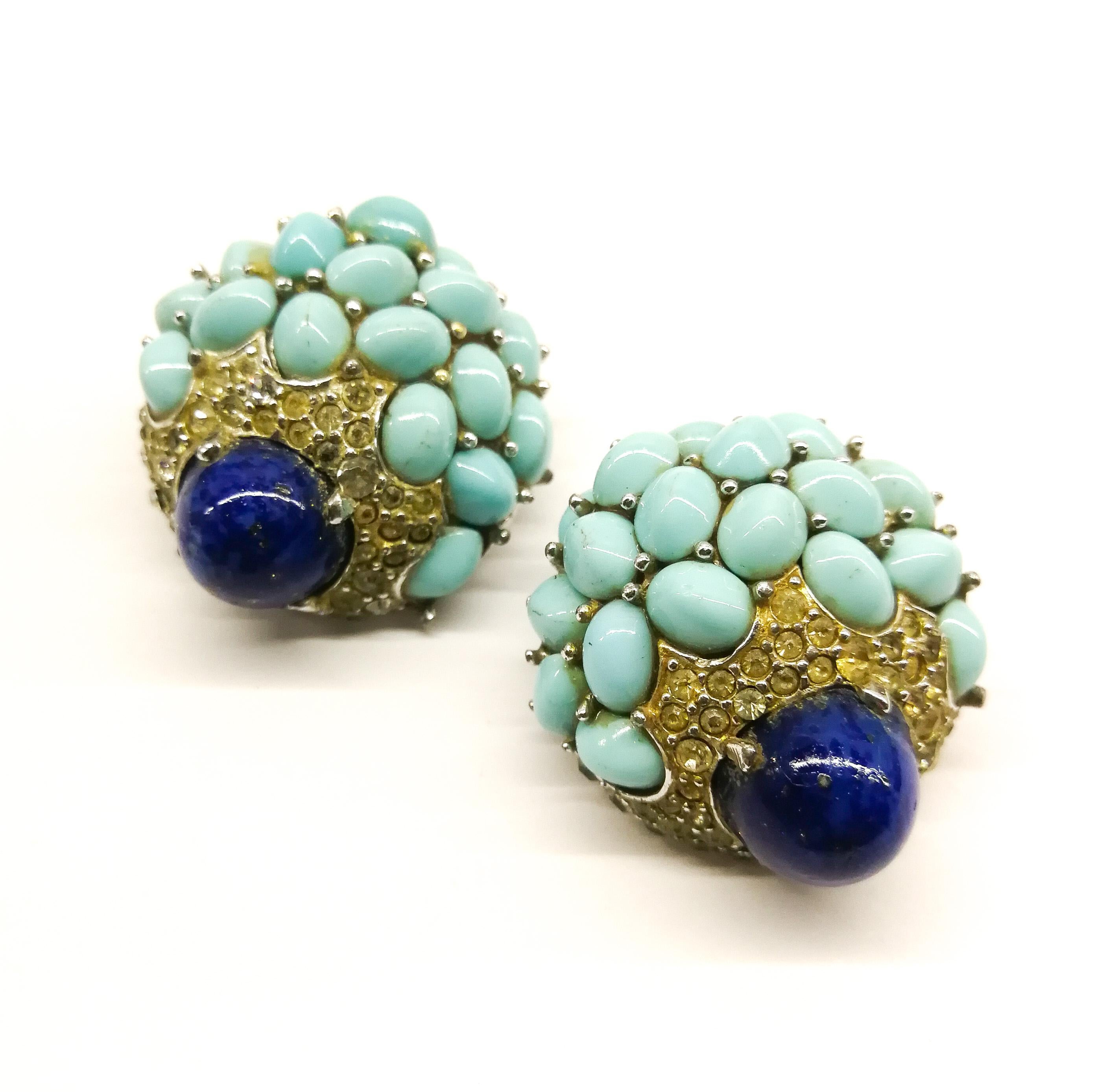 Cabuchon en verre turquoise, broche et boucles d'oreilles Marcel Boucher, années 1960 Bon état à Greyabbey, County Down