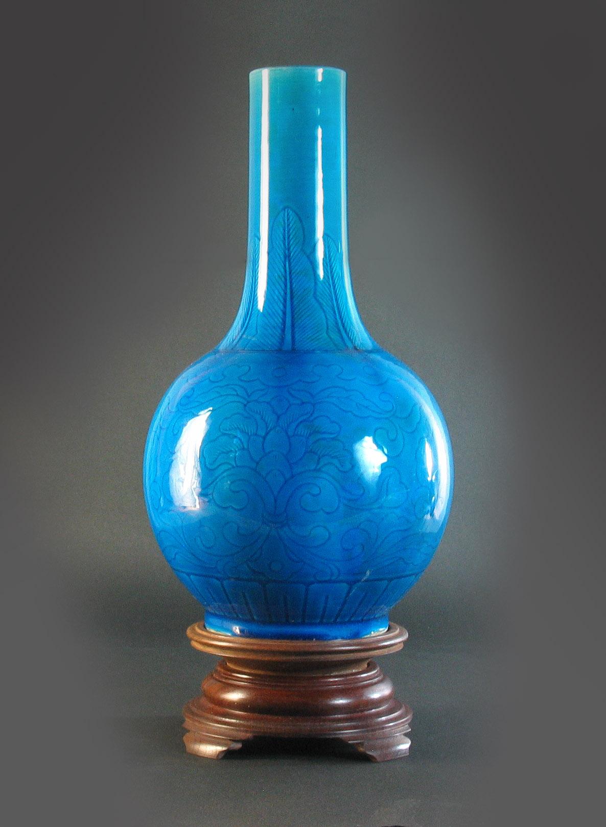 Chinese Turquoise Glazed Bottle Vase Tianqiuping Qing Dynasty, 19th Century