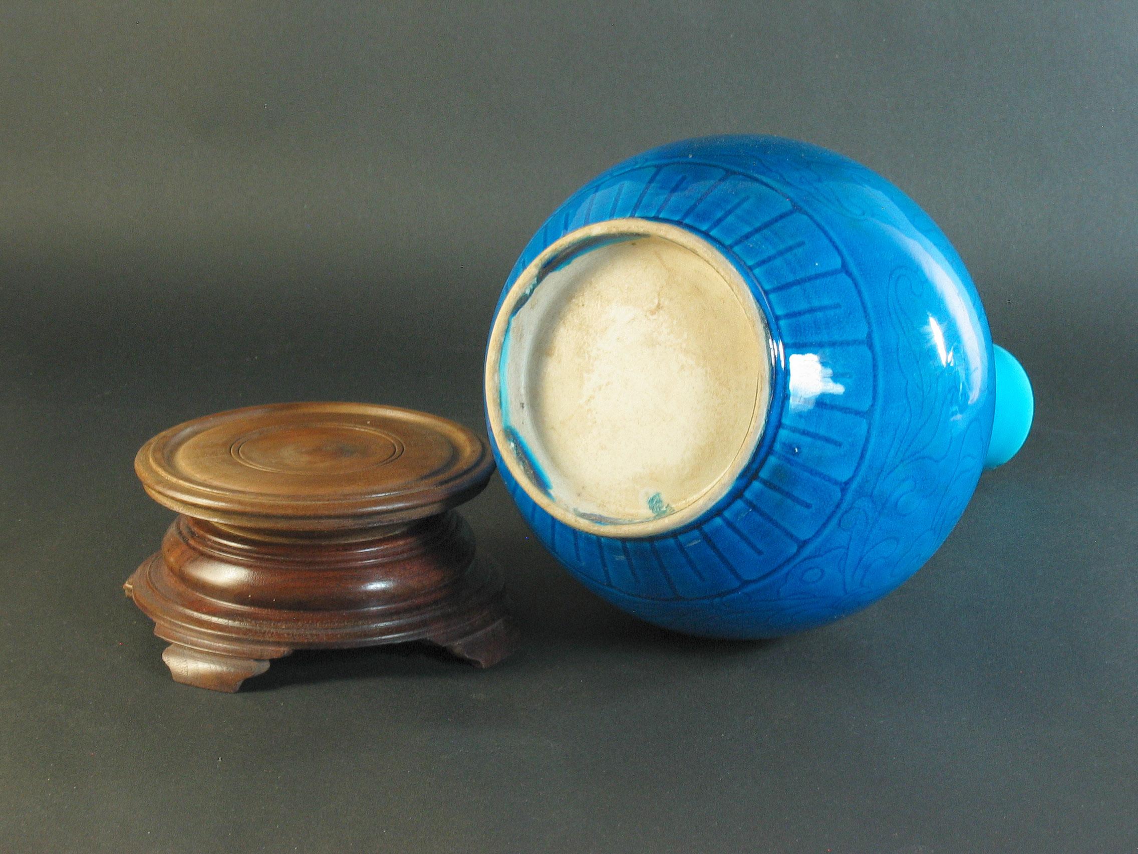 Turquoise Glazed Bottle Vase Tianqiuping Qing Dynasty, 19th Century 2