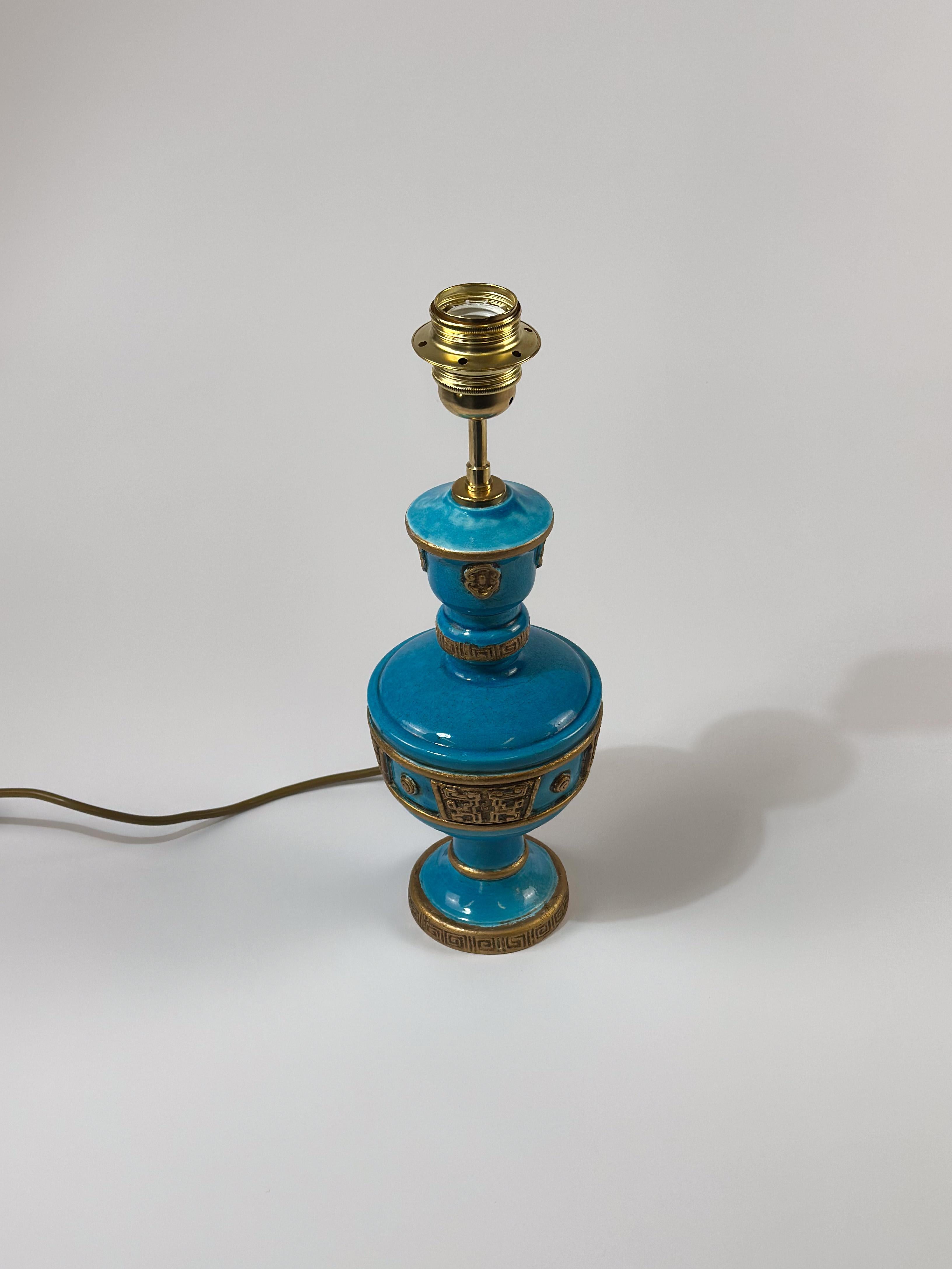 Lampada in ceramica turchese di Ugo Zaccagnini, con dettagli dorati in Asian Style, 1950 ca. in vendita 1