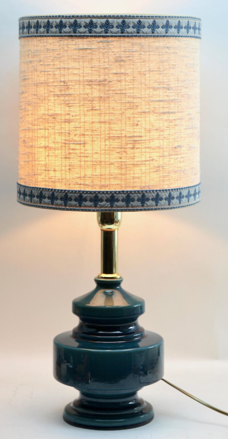 Turquoise Glazed Ceramic Table Lamp with Crackle Glaze For Sale 4